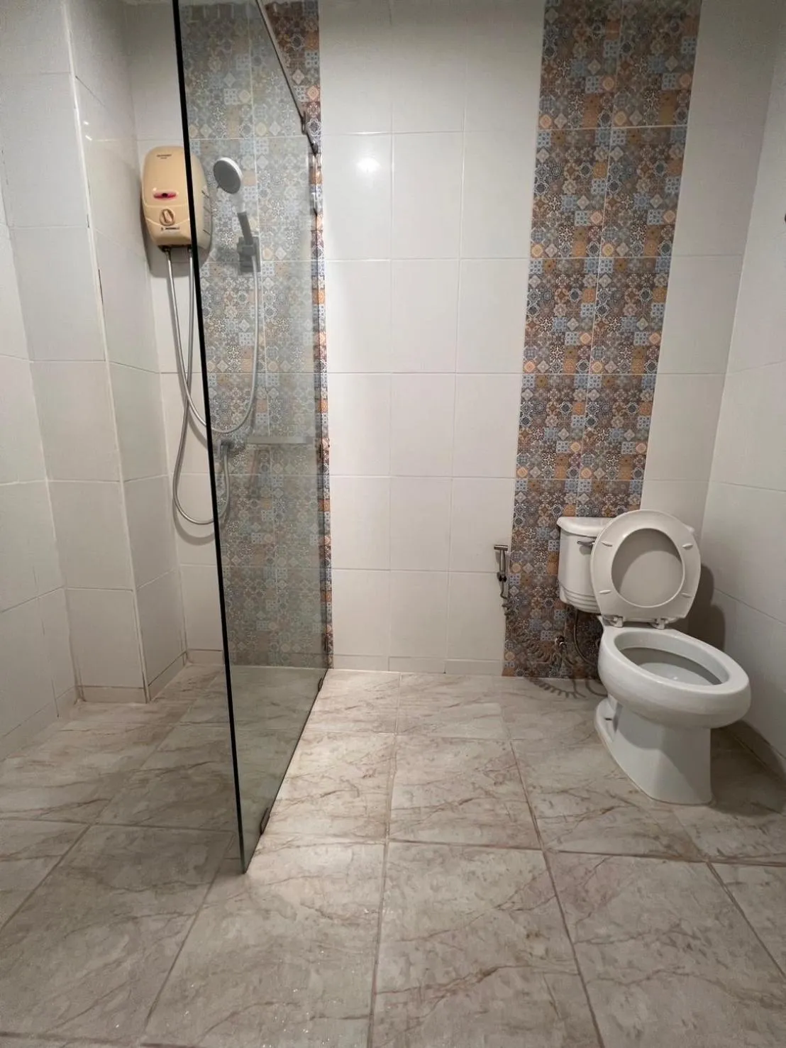 Toilet in Berich Hotel