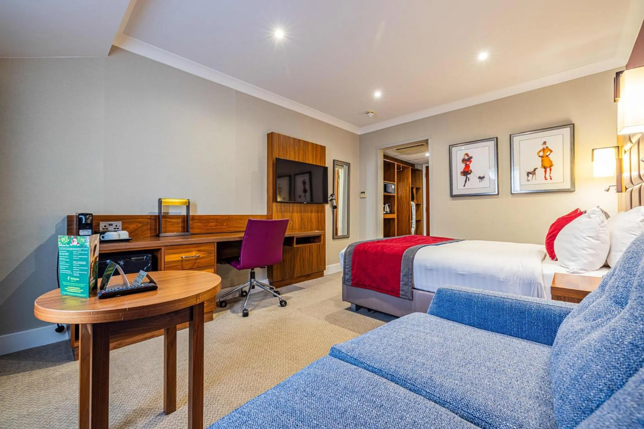 Photo of the whole room, Bed in Holiday Inn Dover by IHG