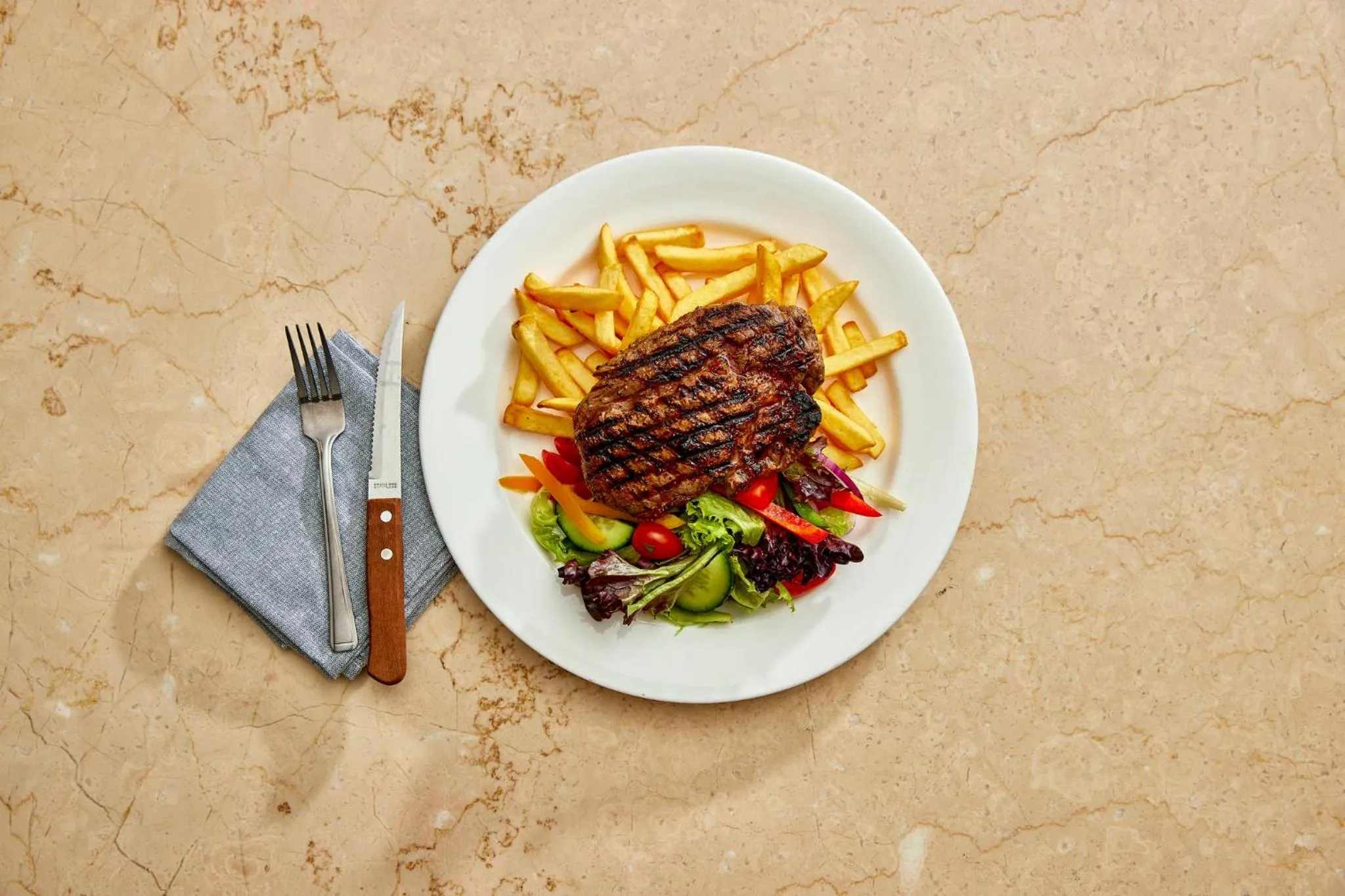 Restaurant/places to eat in Holiday Inn Express London Stratford by IHG