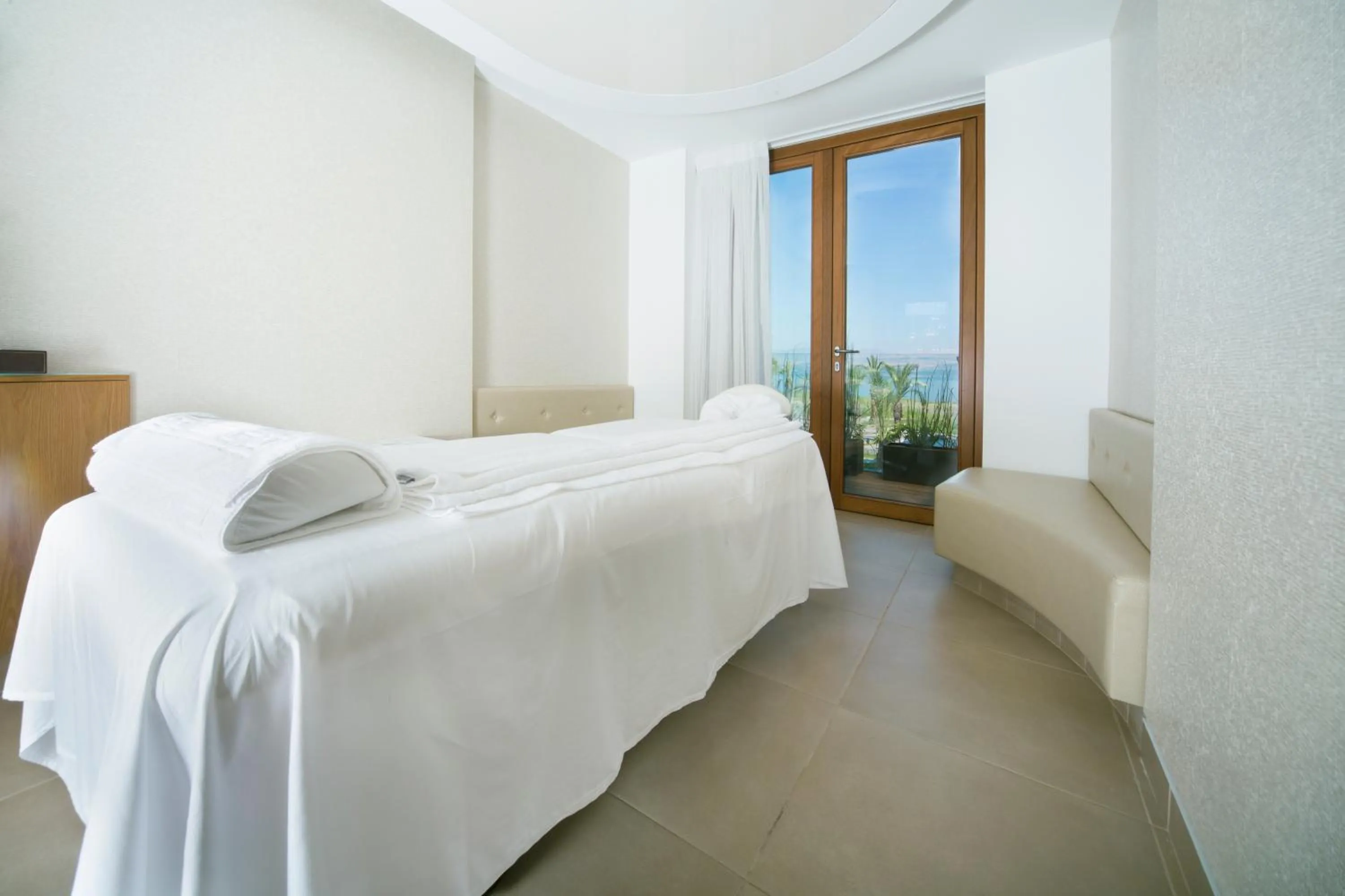 Massage, Bed in The Setai Sea Of Galilee