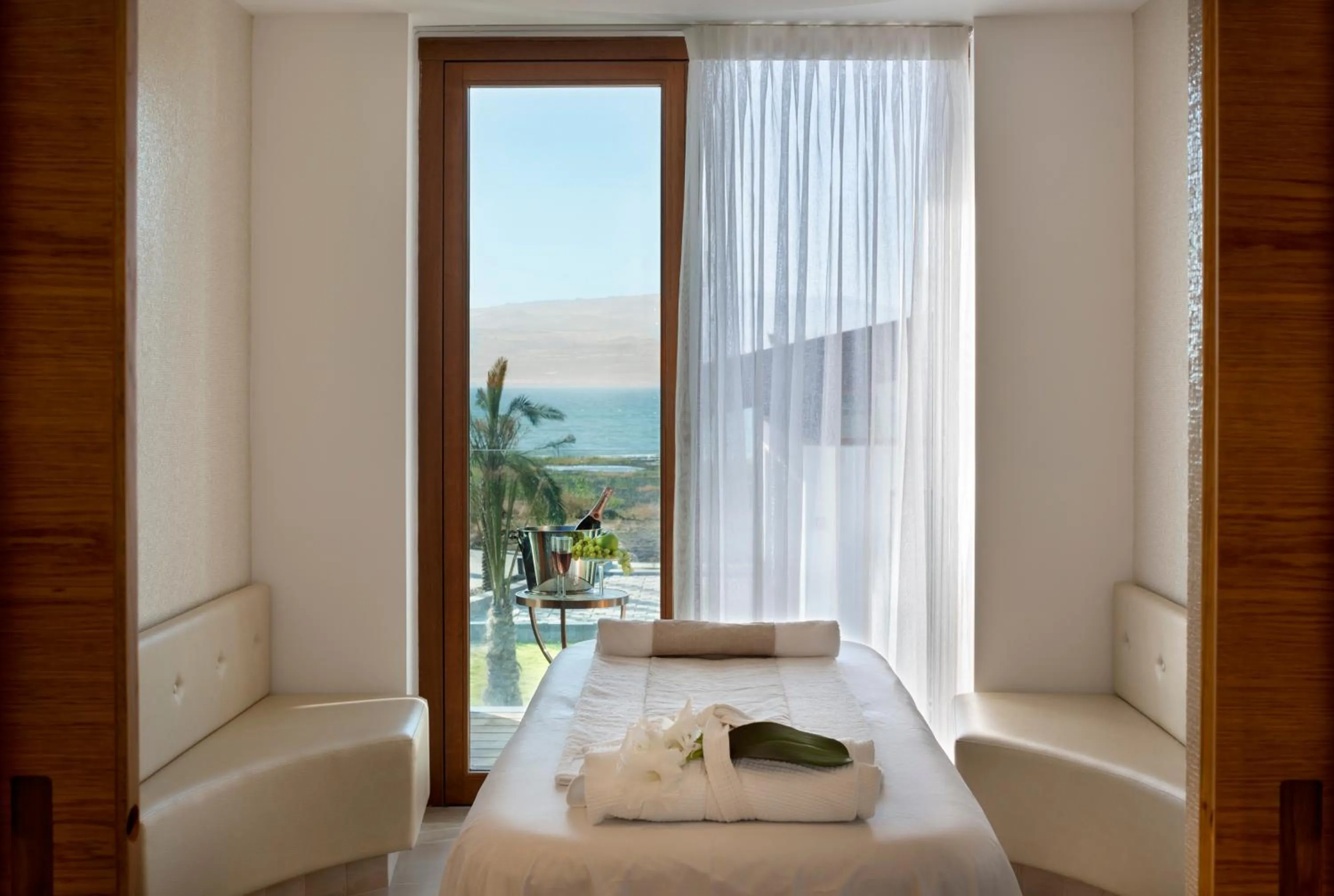 Massage, Bed in The Setai Sea Of Galilee
