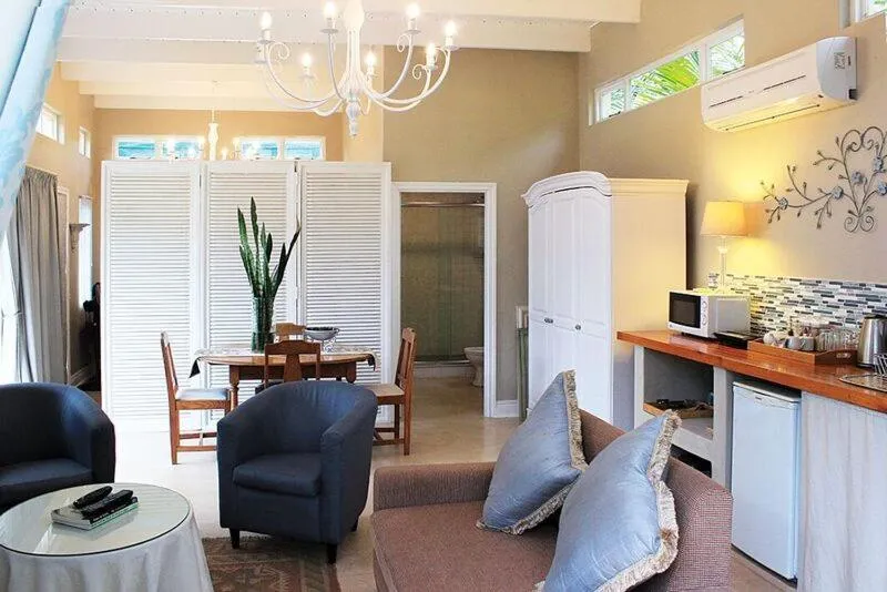 Living room in Fairway Guest House