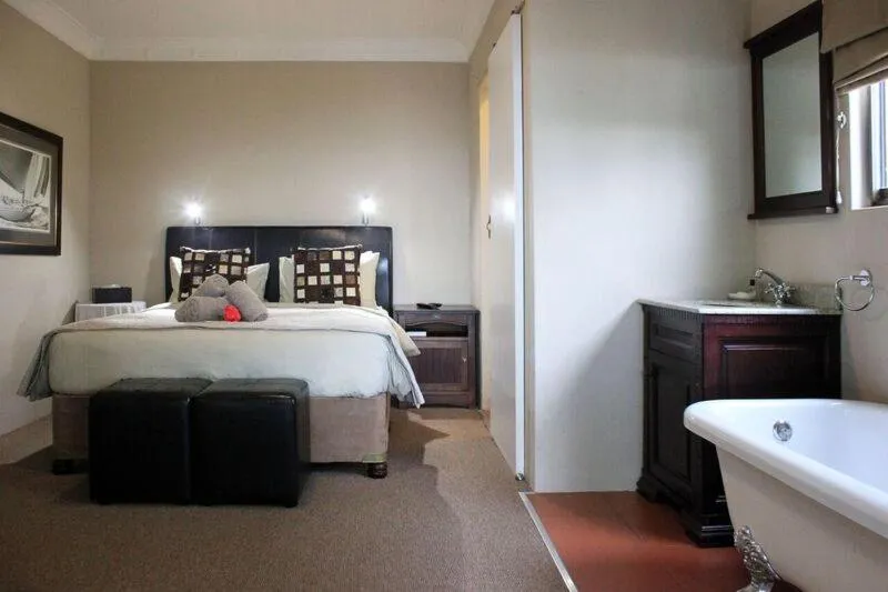 Bed in Fairway Guest House