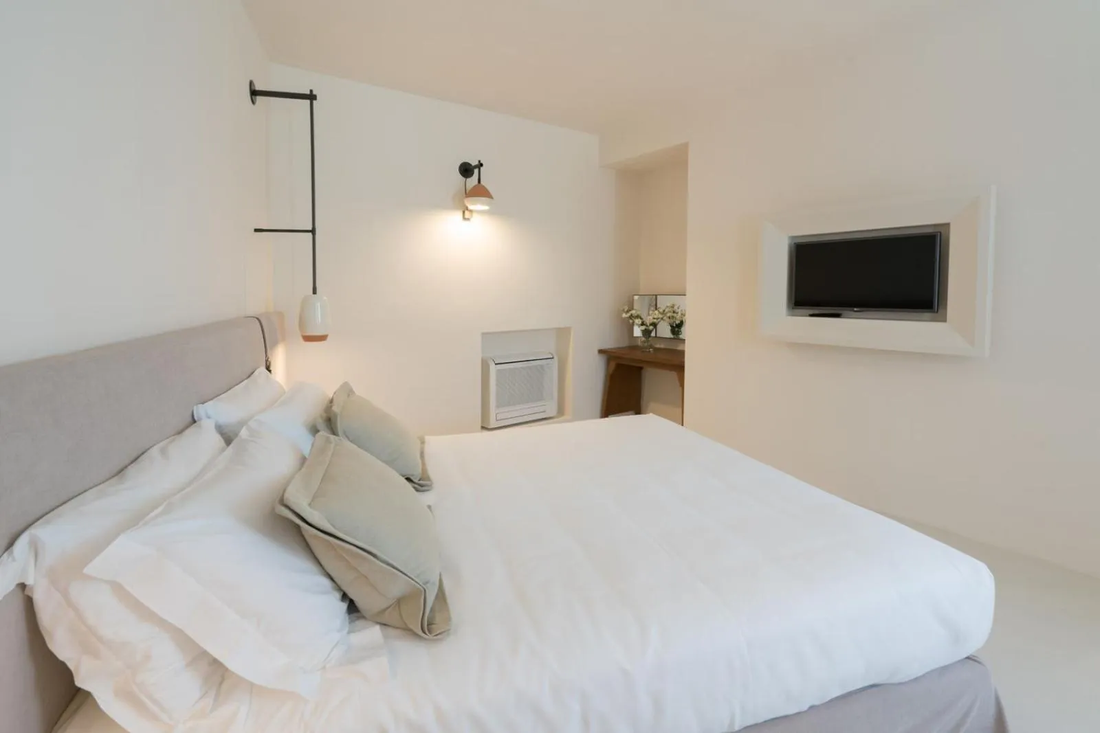 Photo of the whole room, Bed in Masseria Amastuola Wine Resort