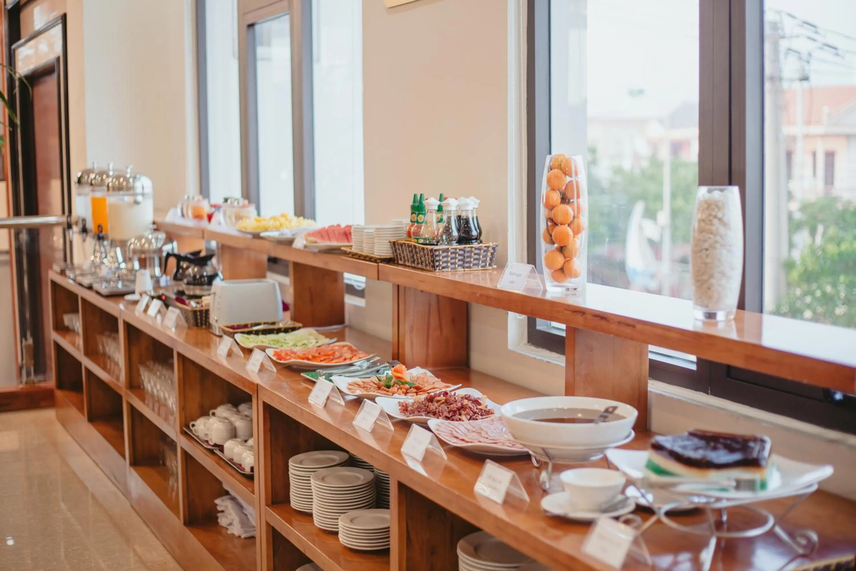 Food and drinks in Amanda Hotel