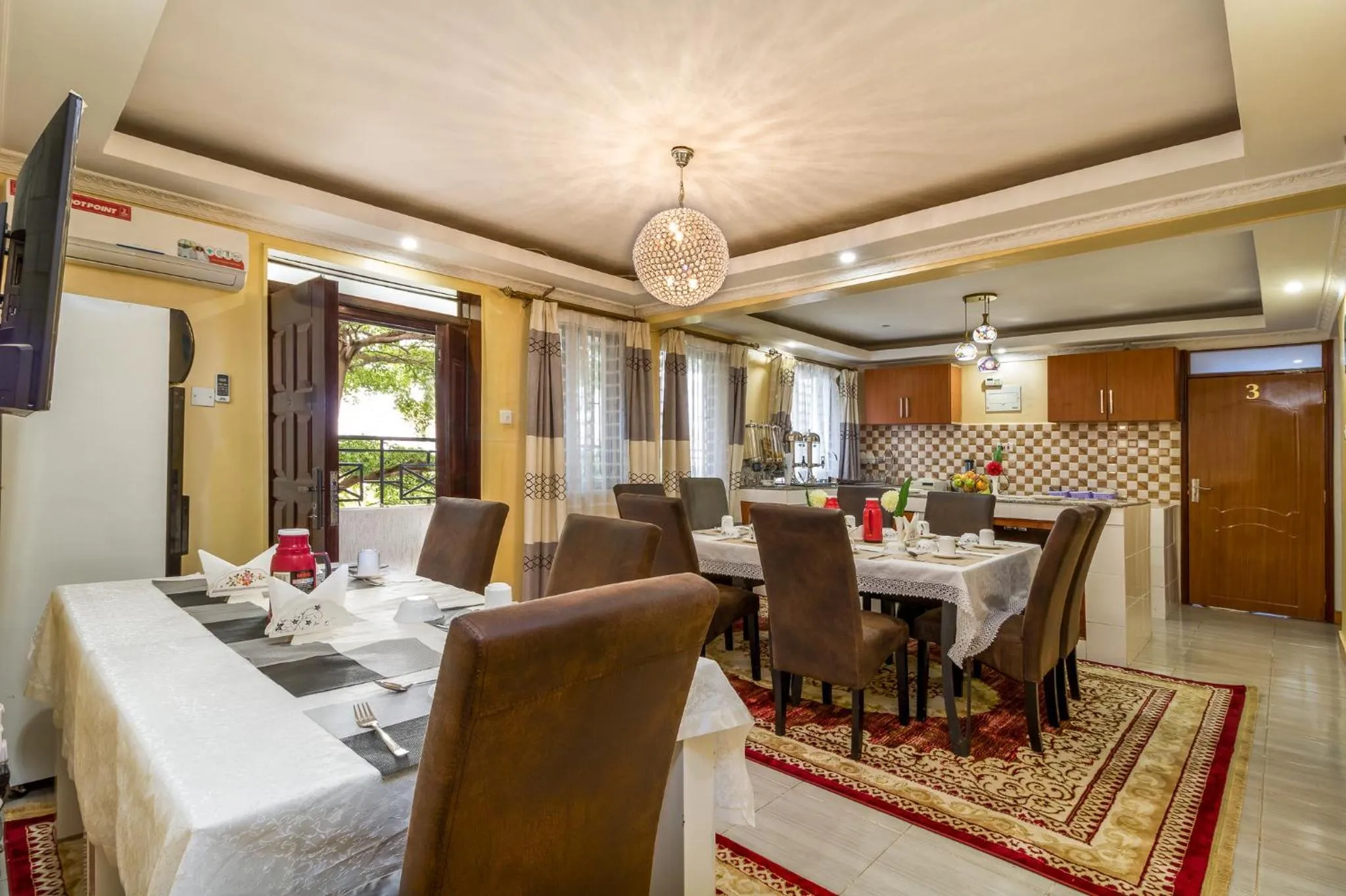 Restaurant/places to eat in Javilla Eagles Safari Guest house