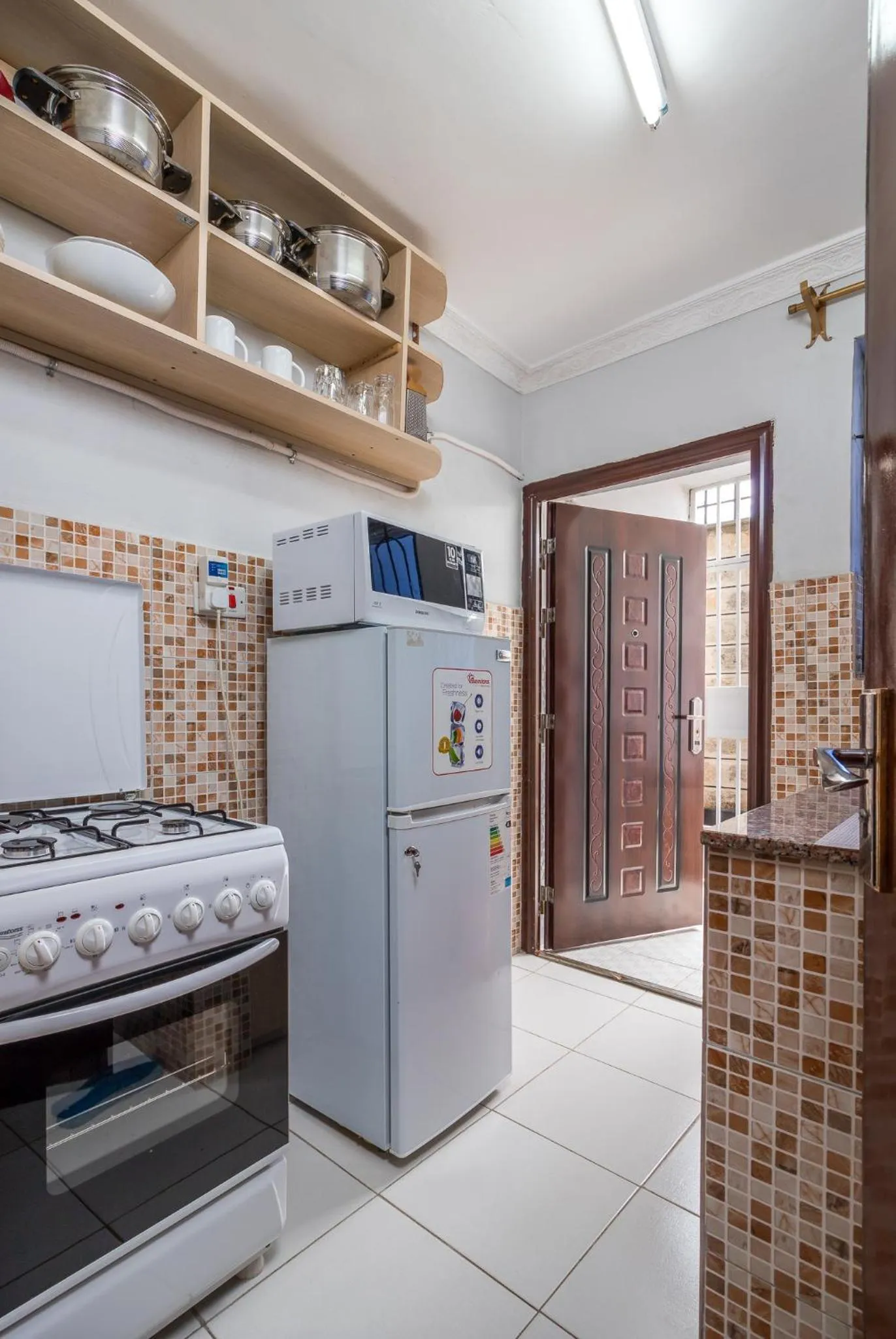 Kitchen or kitchenette in Javilla Eagles Safari Guest house