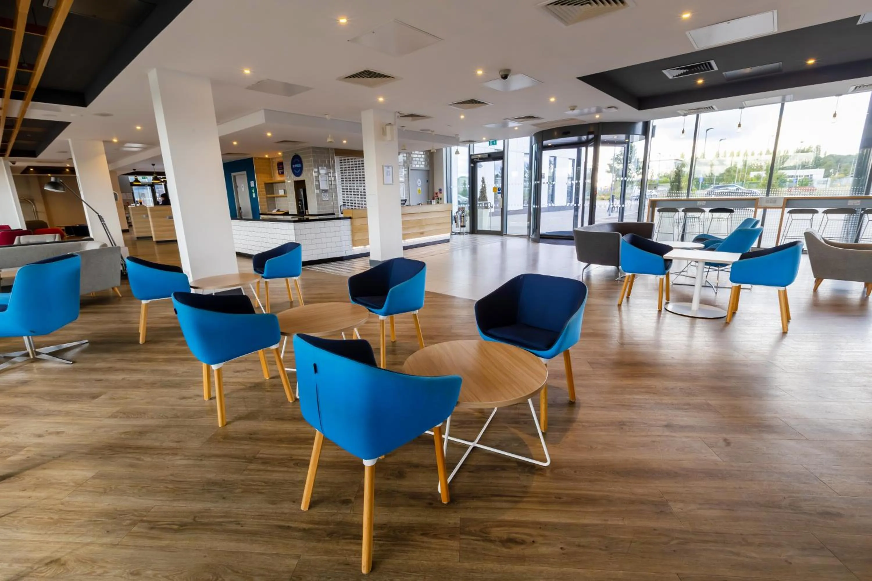 Seating area in Holiday Inn Express - Manchester - TRAFFORDCITY by IHG