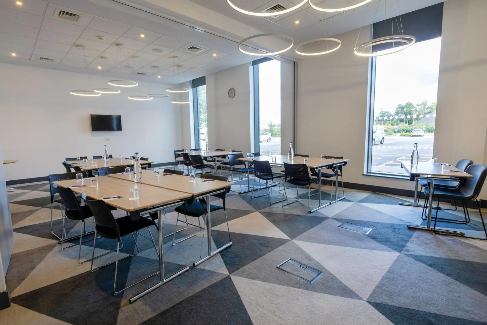 Meeting/conference room in Holiday Inn Express - Manchester - TRAFFORDCITY by IHG