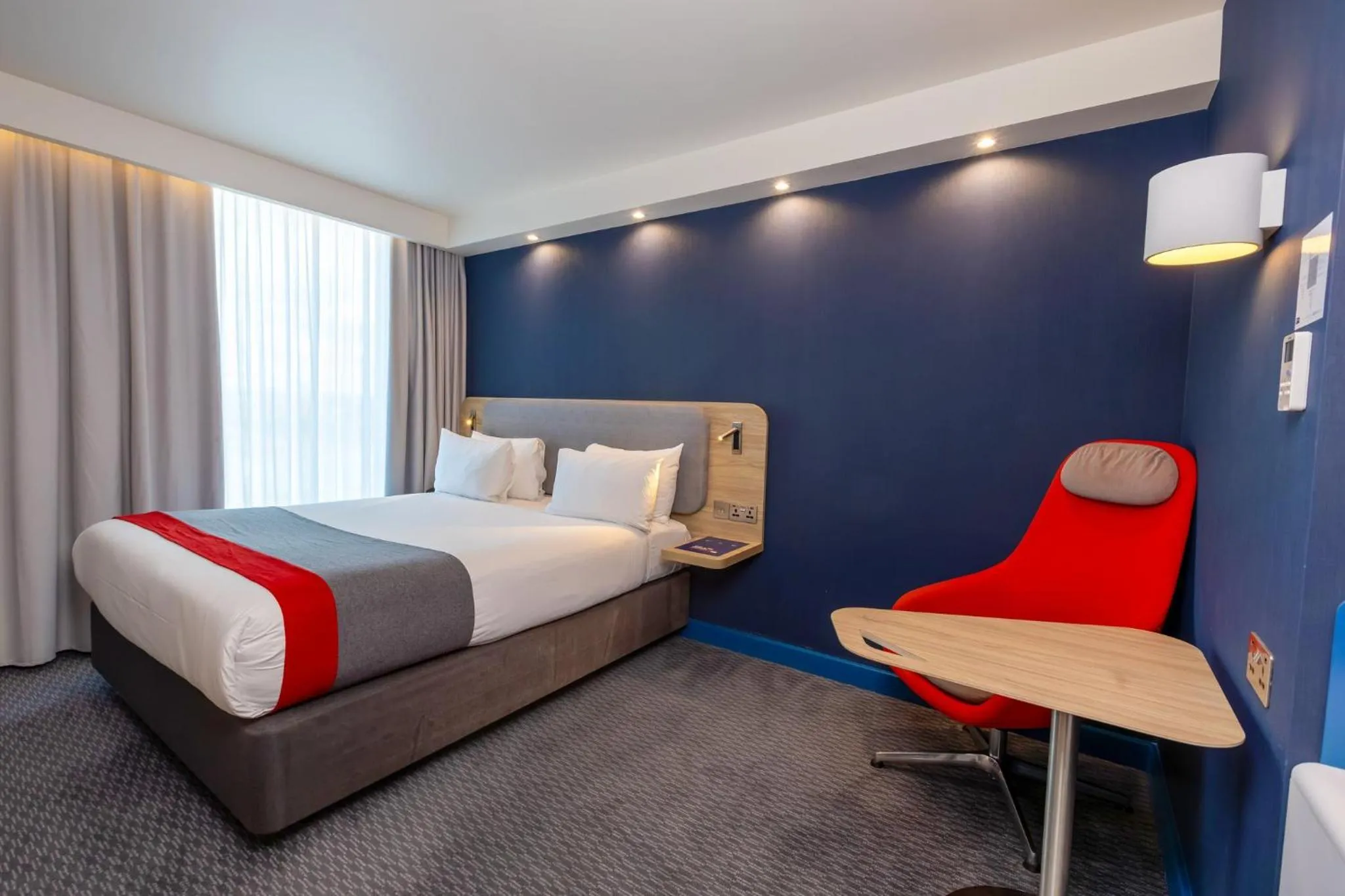 Photo of the whole room, Bed in Holiday Inn Express - Manchester - TRAFFORDCITY by IHG