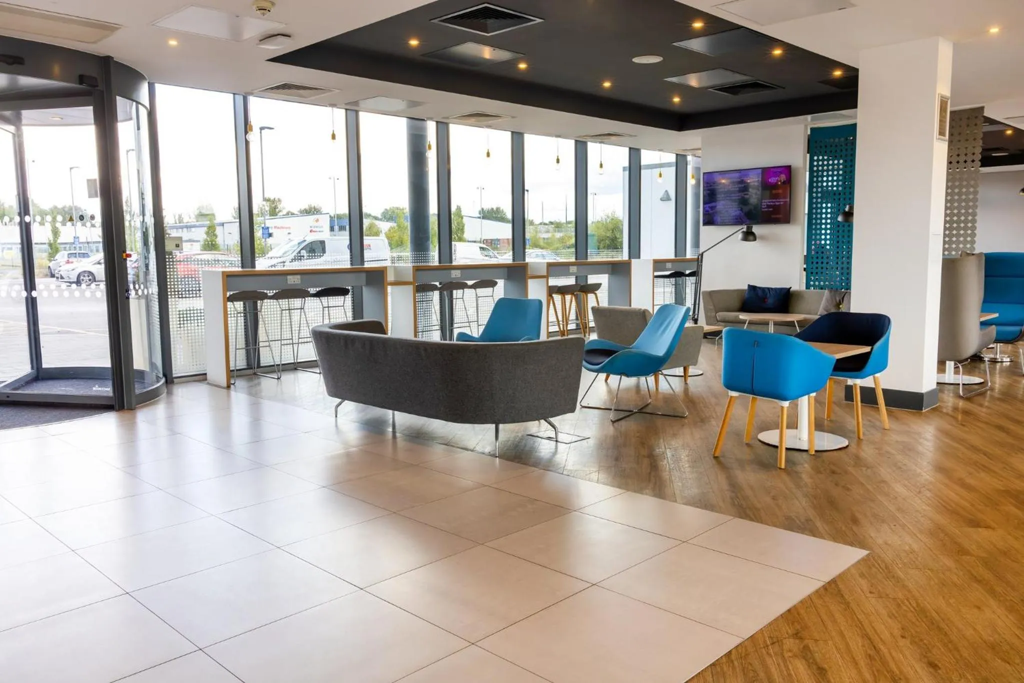 Property building in Holiday Inn Express - Manchester - TRAFFORDCITY by IHG