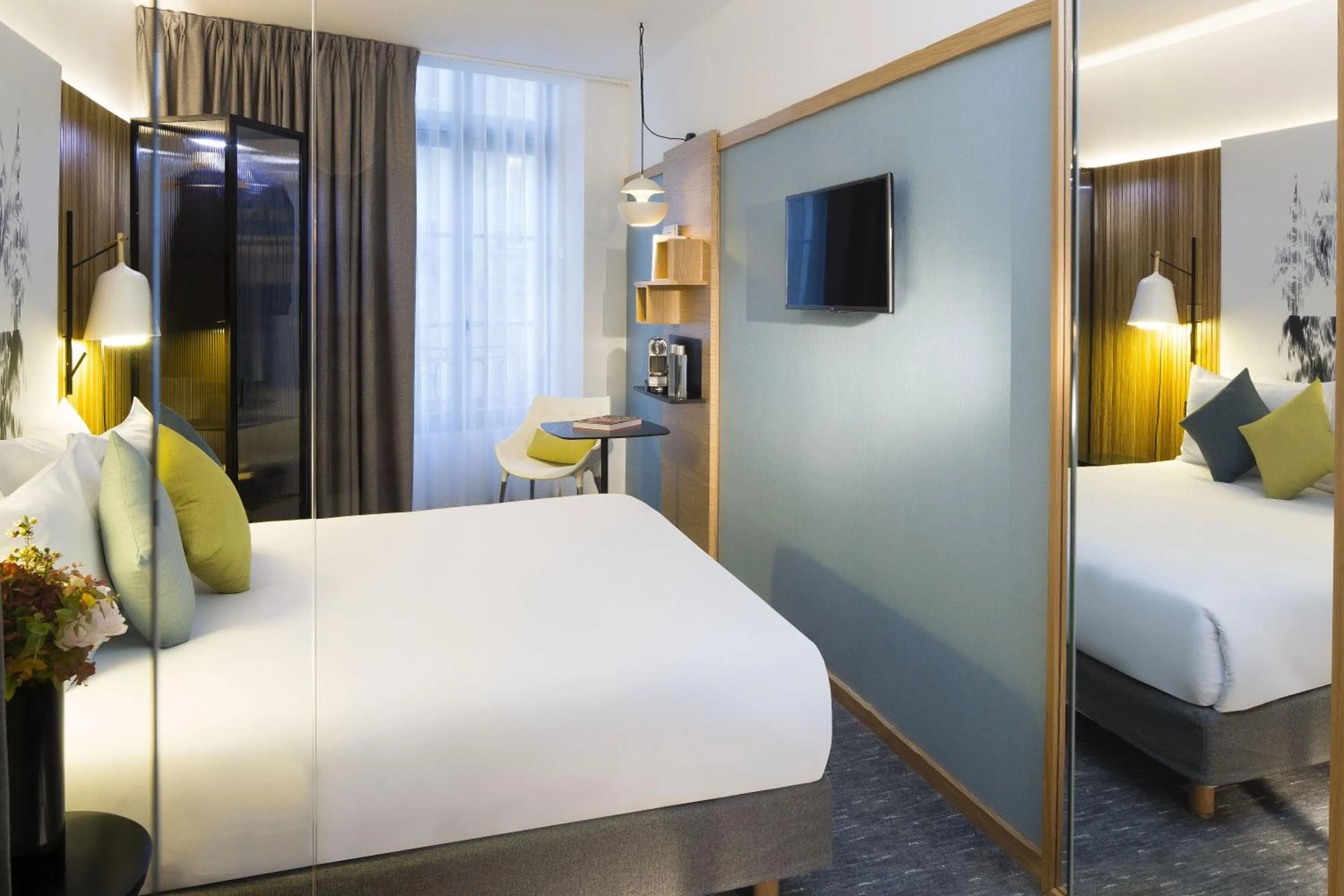 Bed in Drawing Hotel