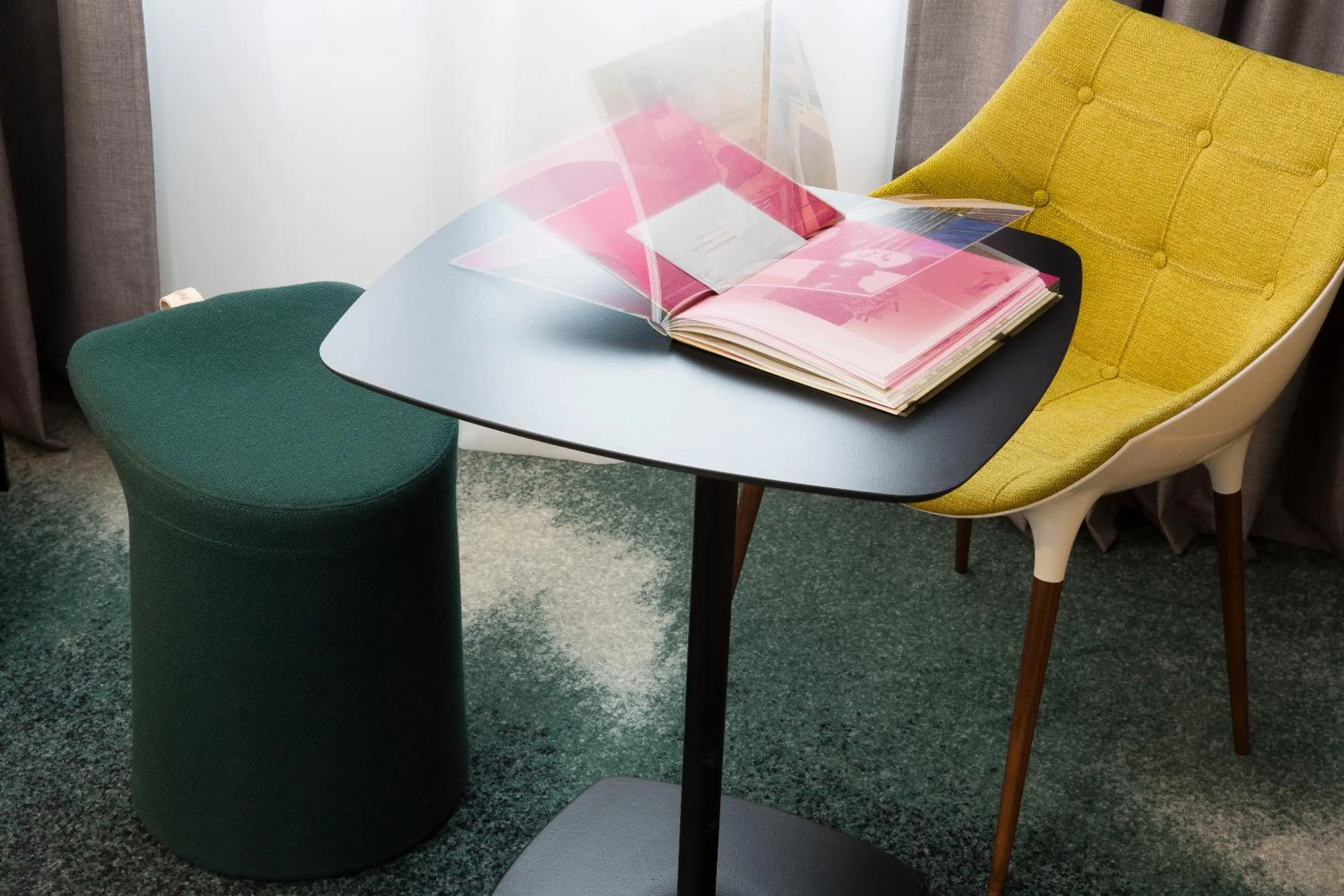 Seating area in Drawing Hotel