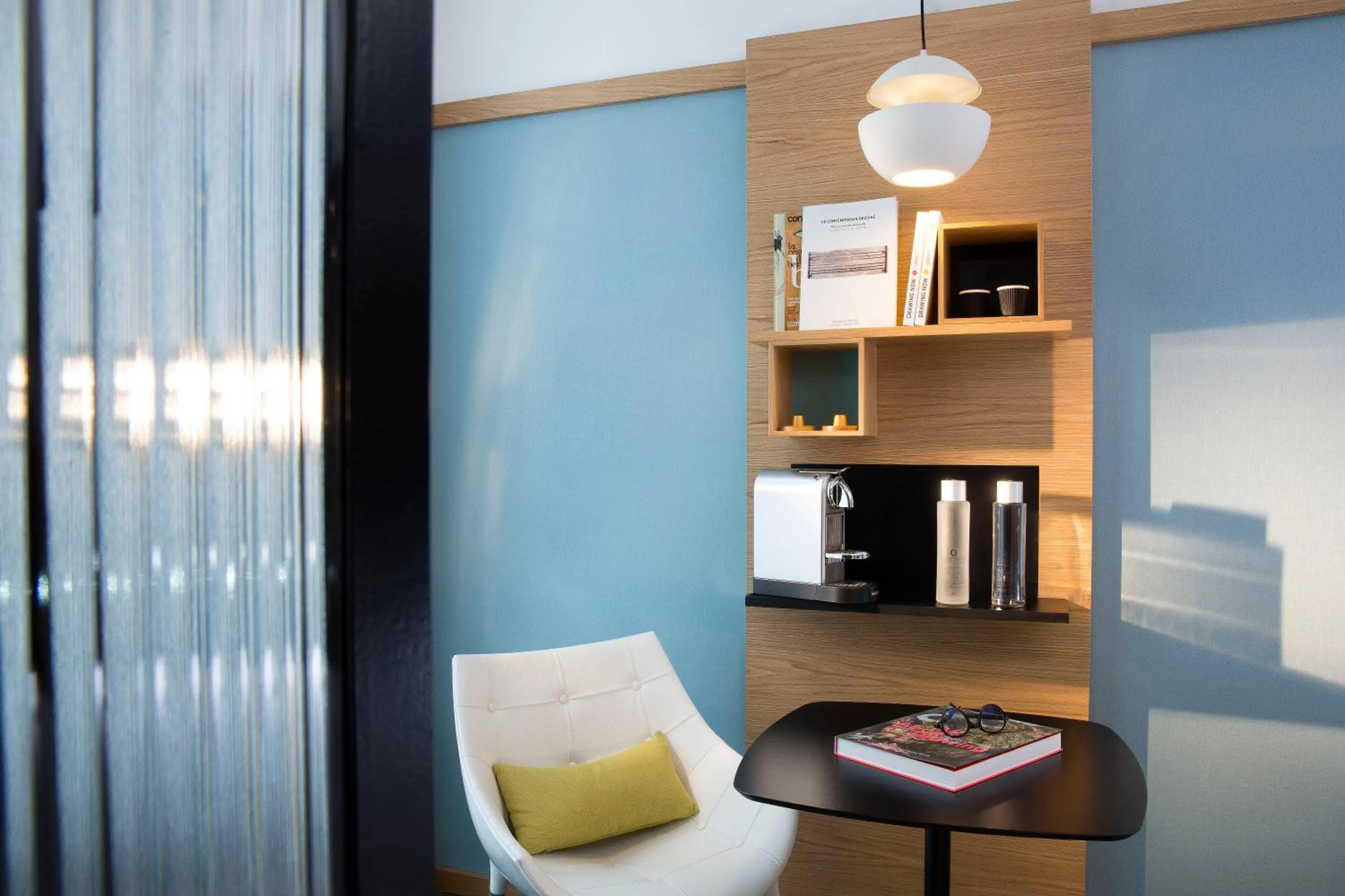 Seating area in Drawing Hotel