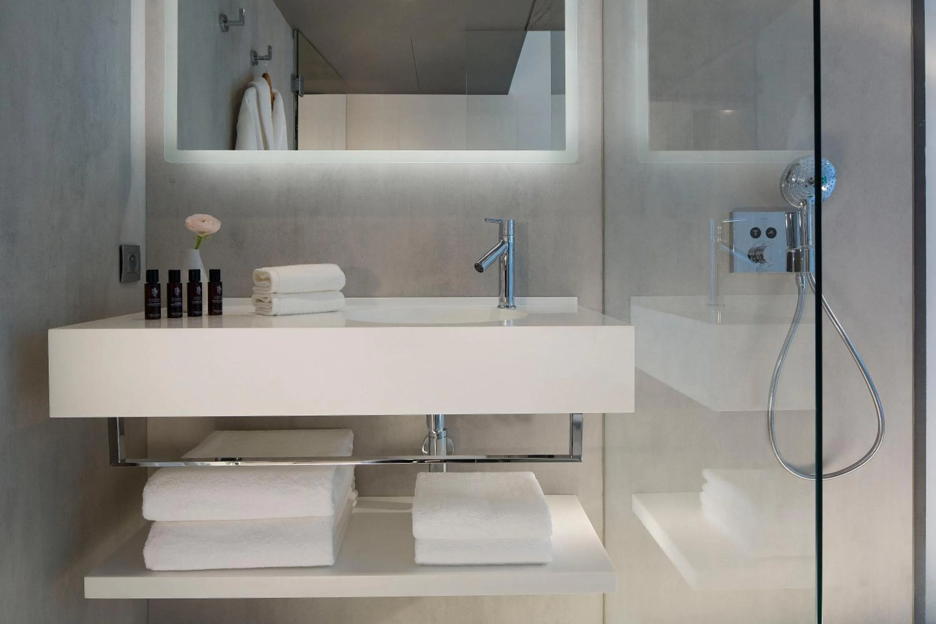 Bathroom in Drawing Hotel