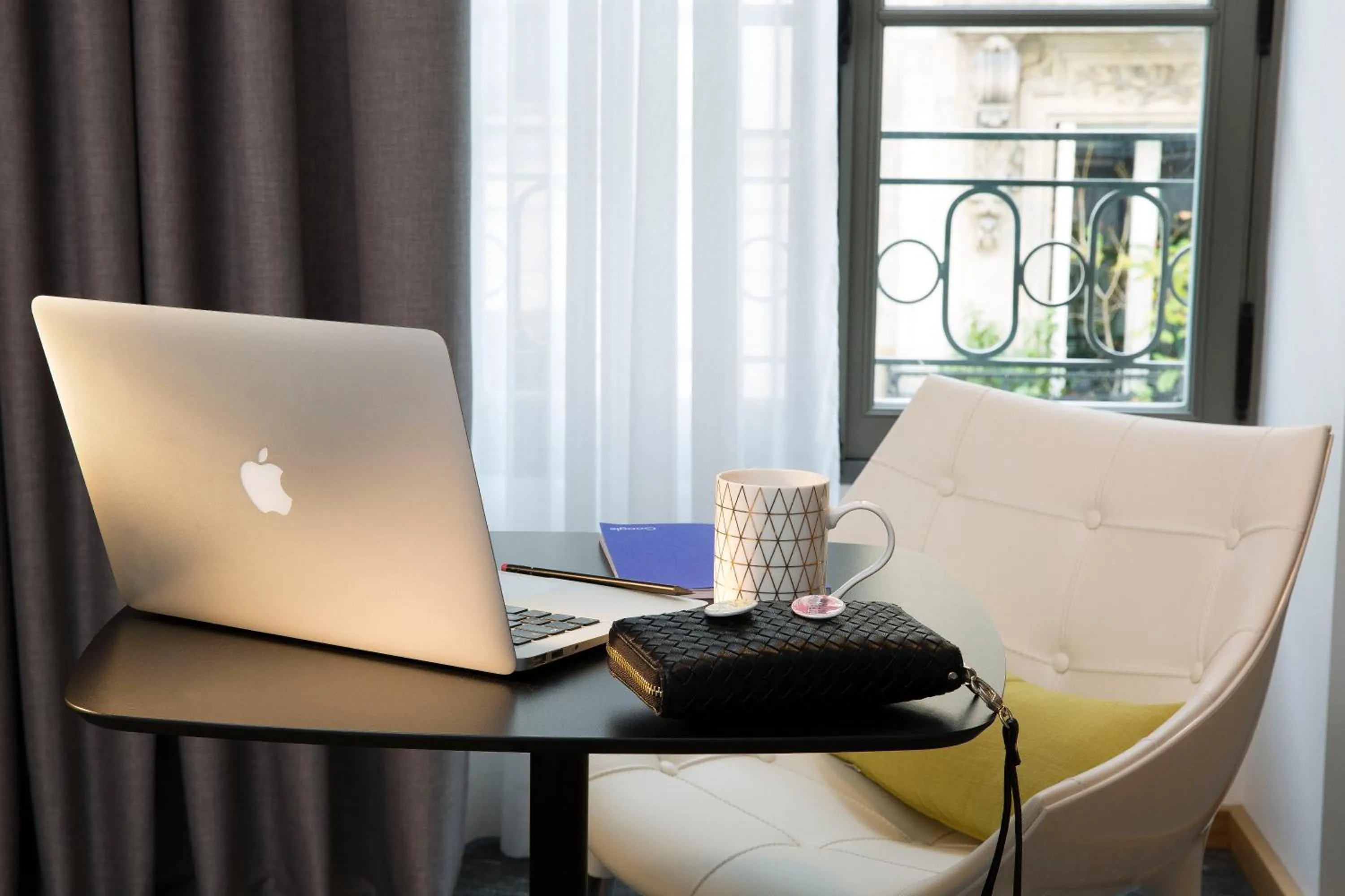 Seating area in Drawing Hotel