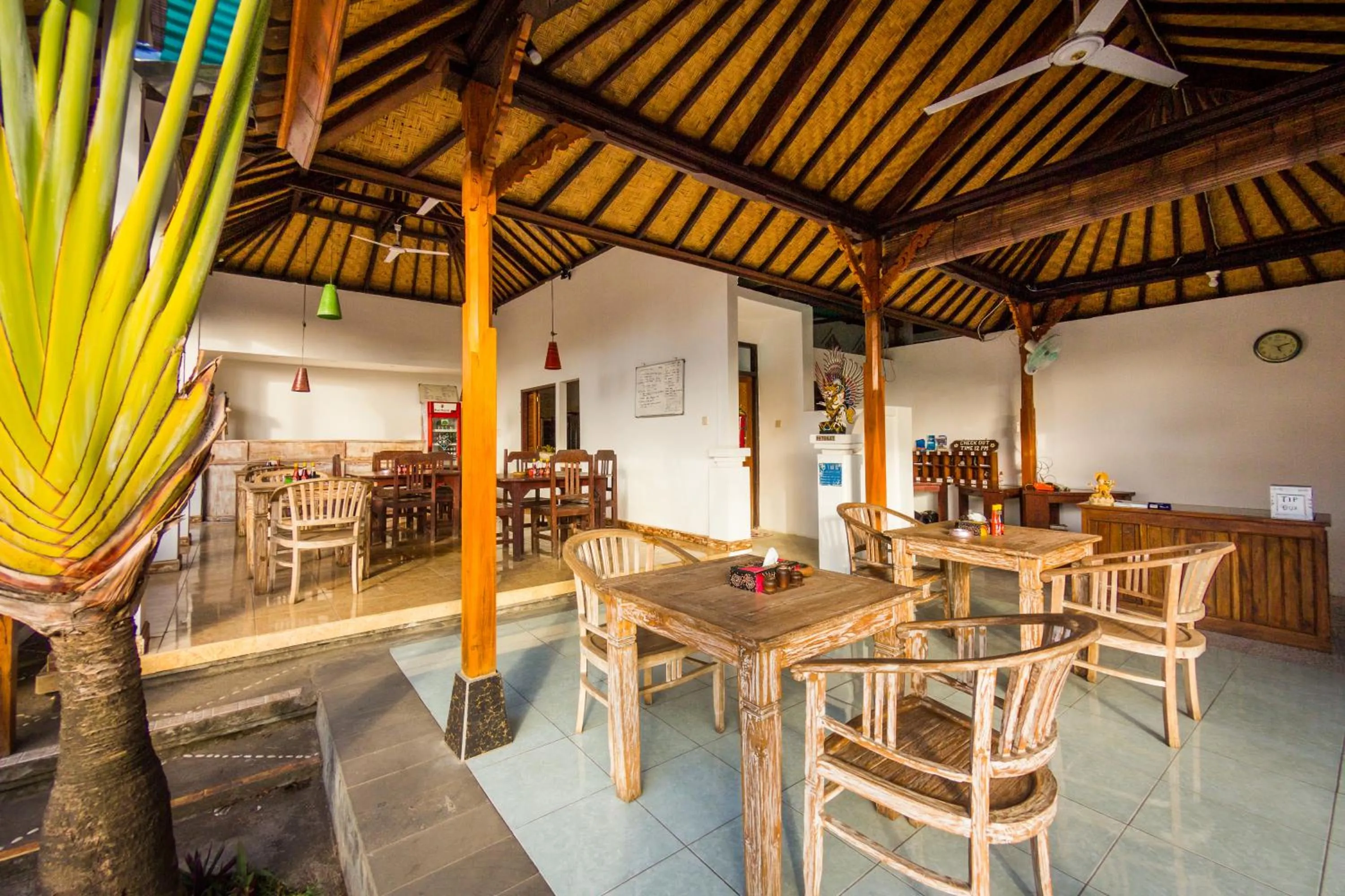 Restaurant/places to eat in Oasis