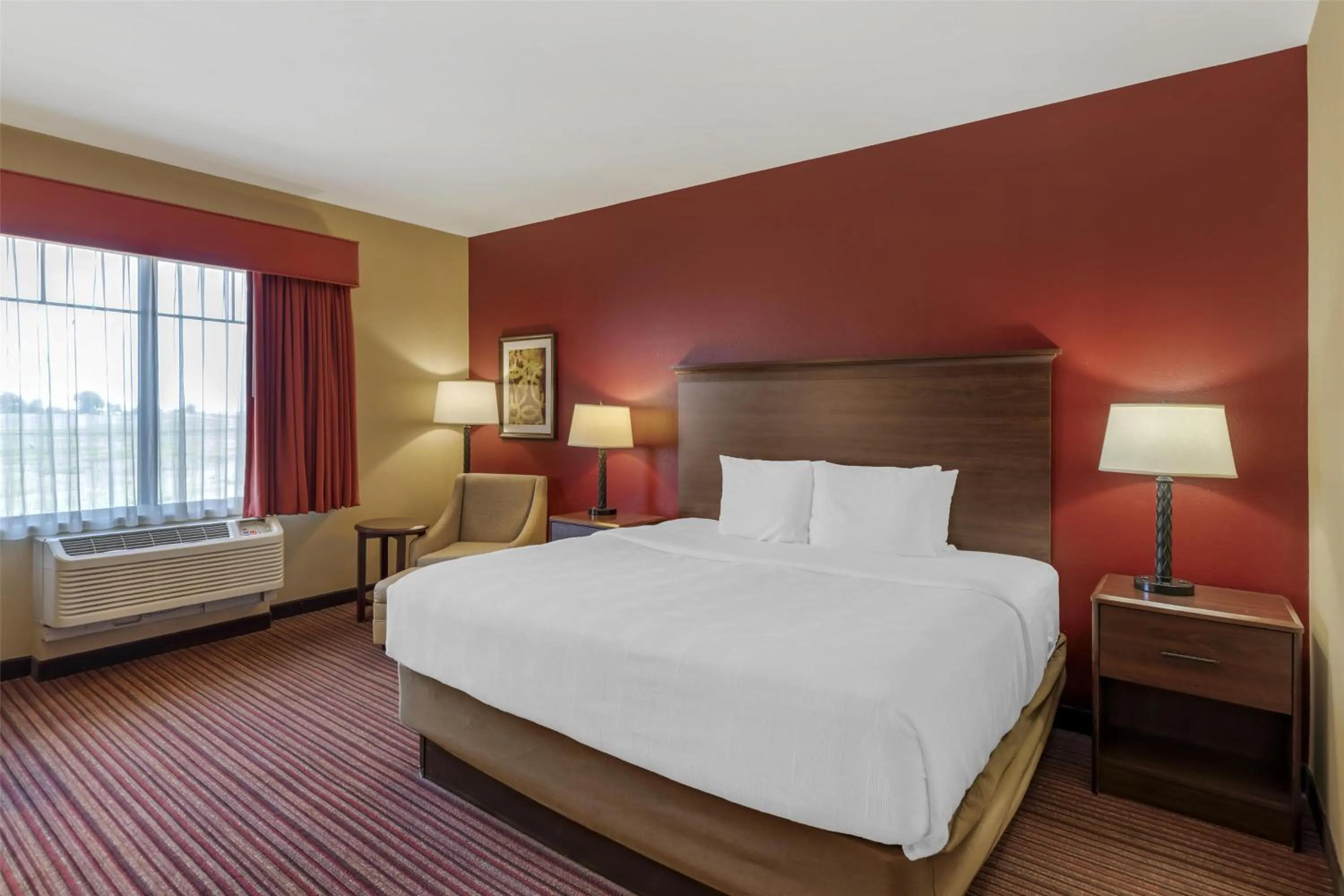 Bedroom, Bed in Best Western Plus Hudson Hotel & Suites