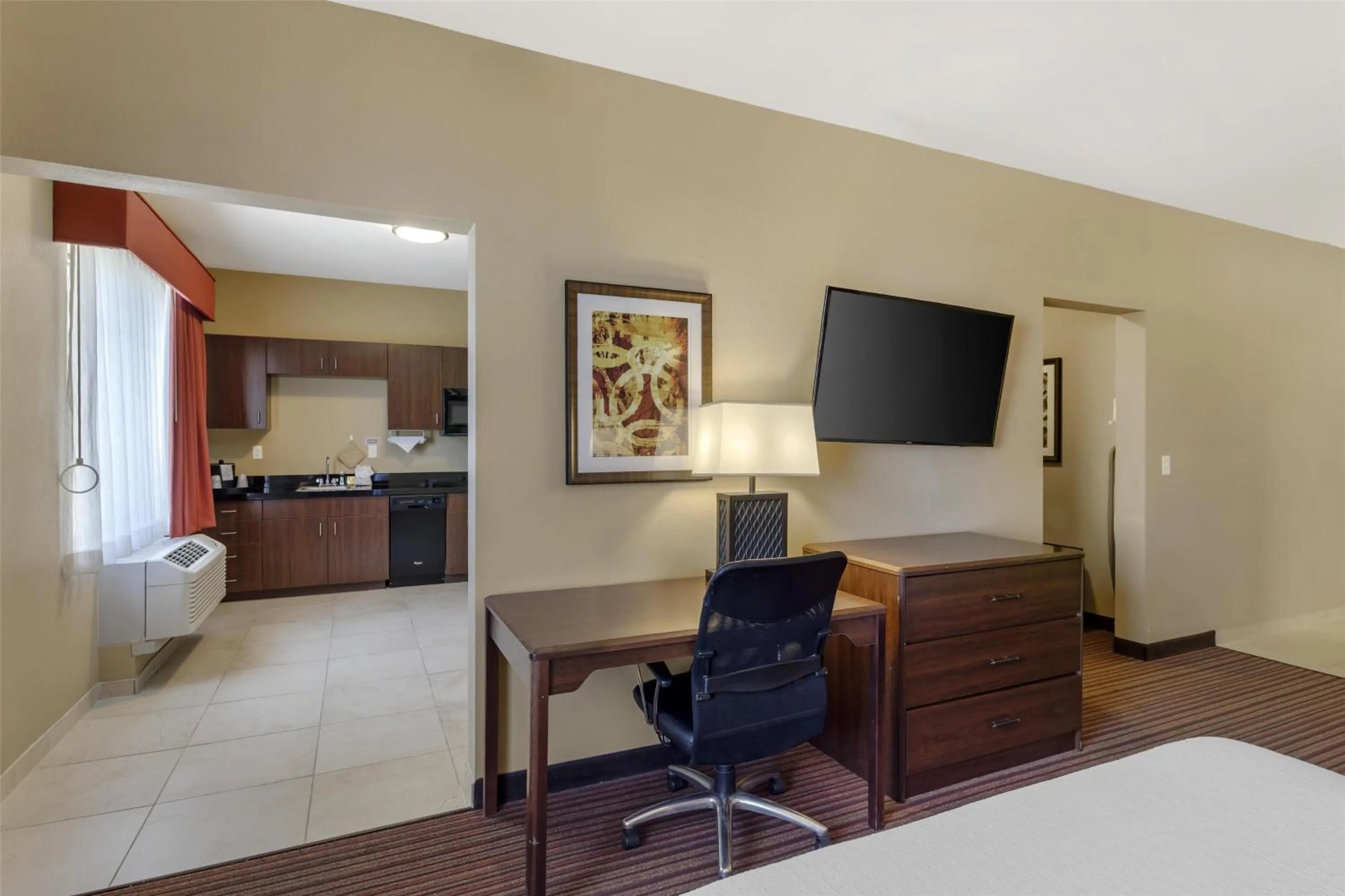 Bedroom, Bed in Best Western Plus Hudson Hotel & Suites