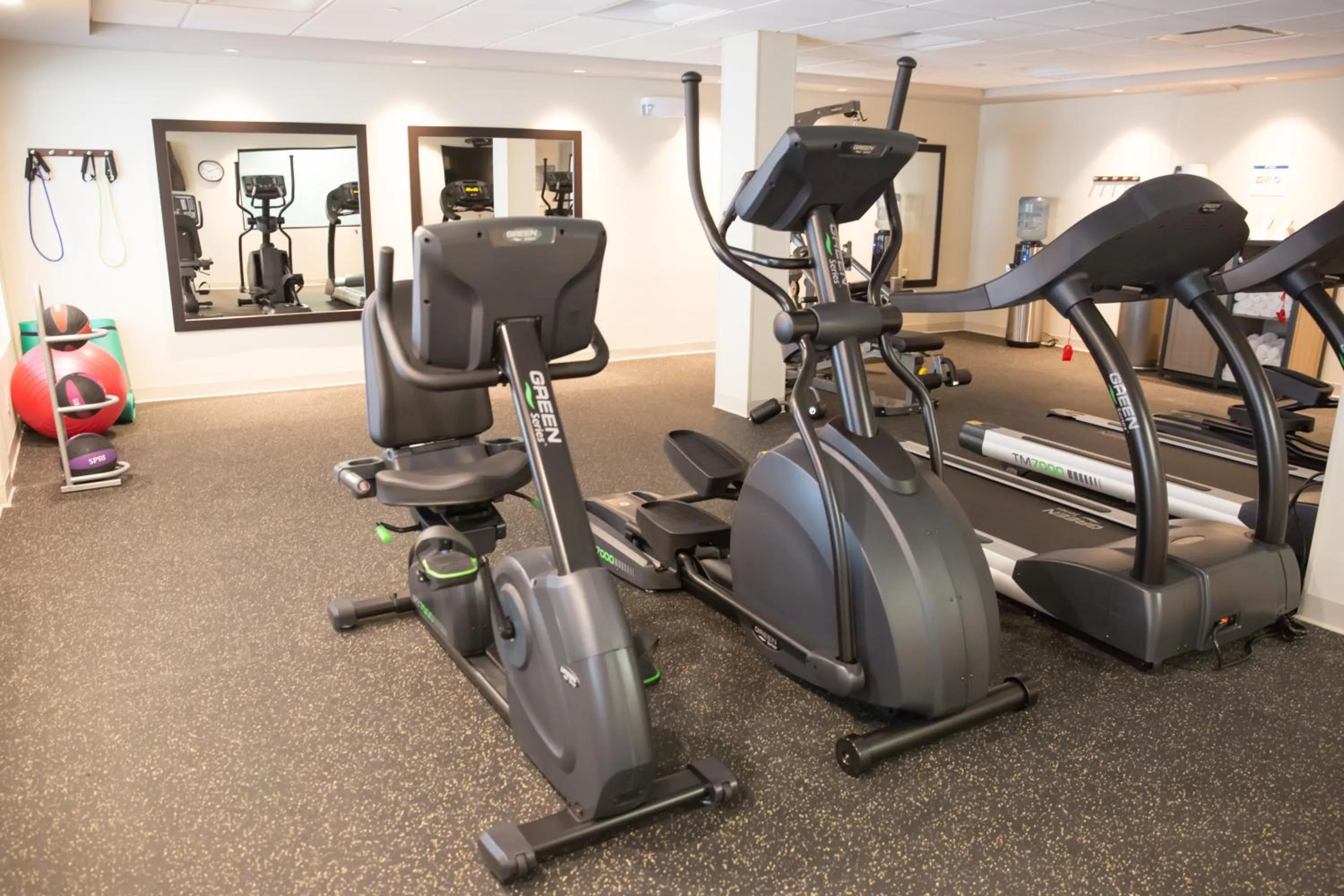 Fitness centre/facilities in Best Western Premier NYC Gateway Hotel