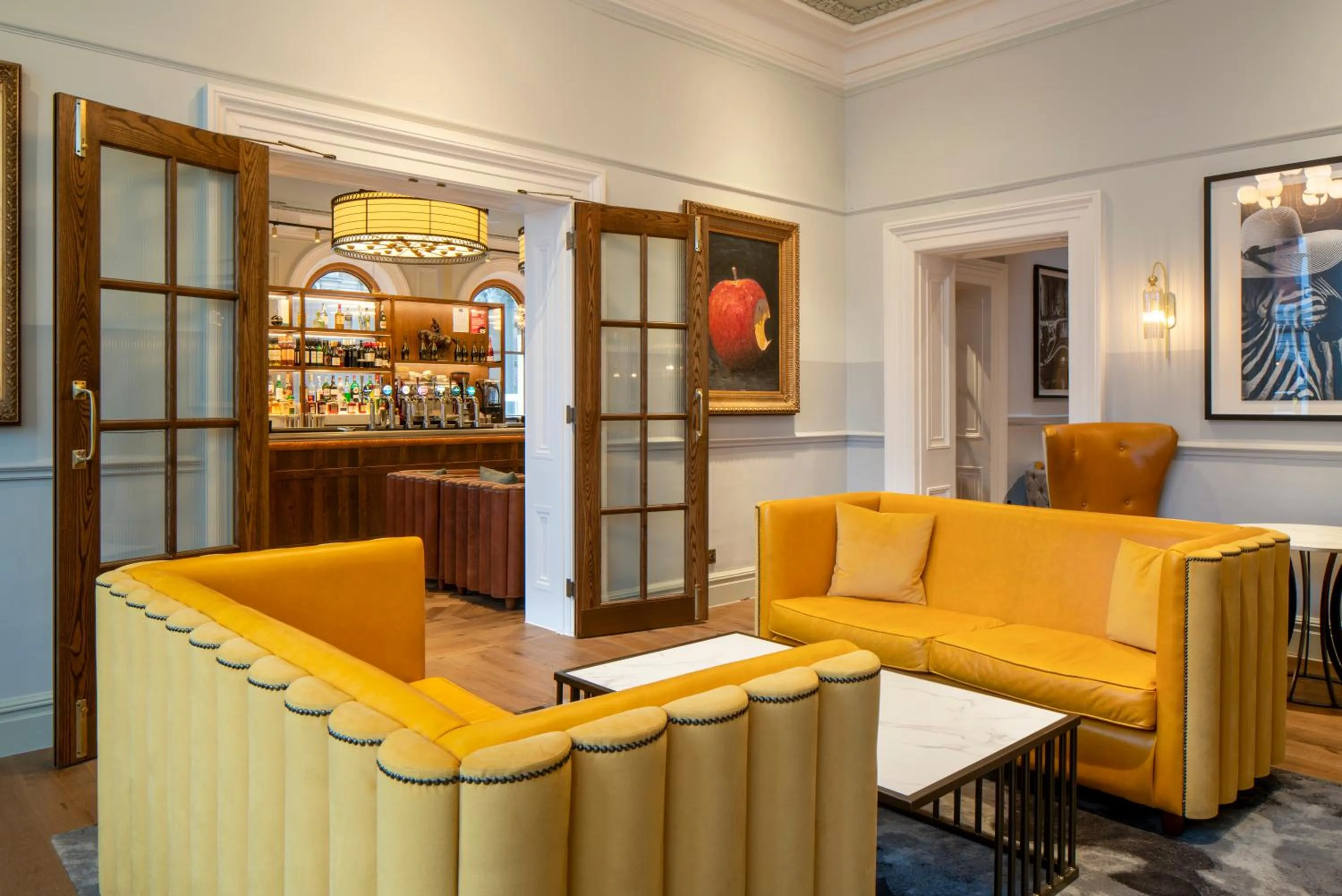 Lounge or bar in The Queen at Chester Hotel, BW Premier Collection