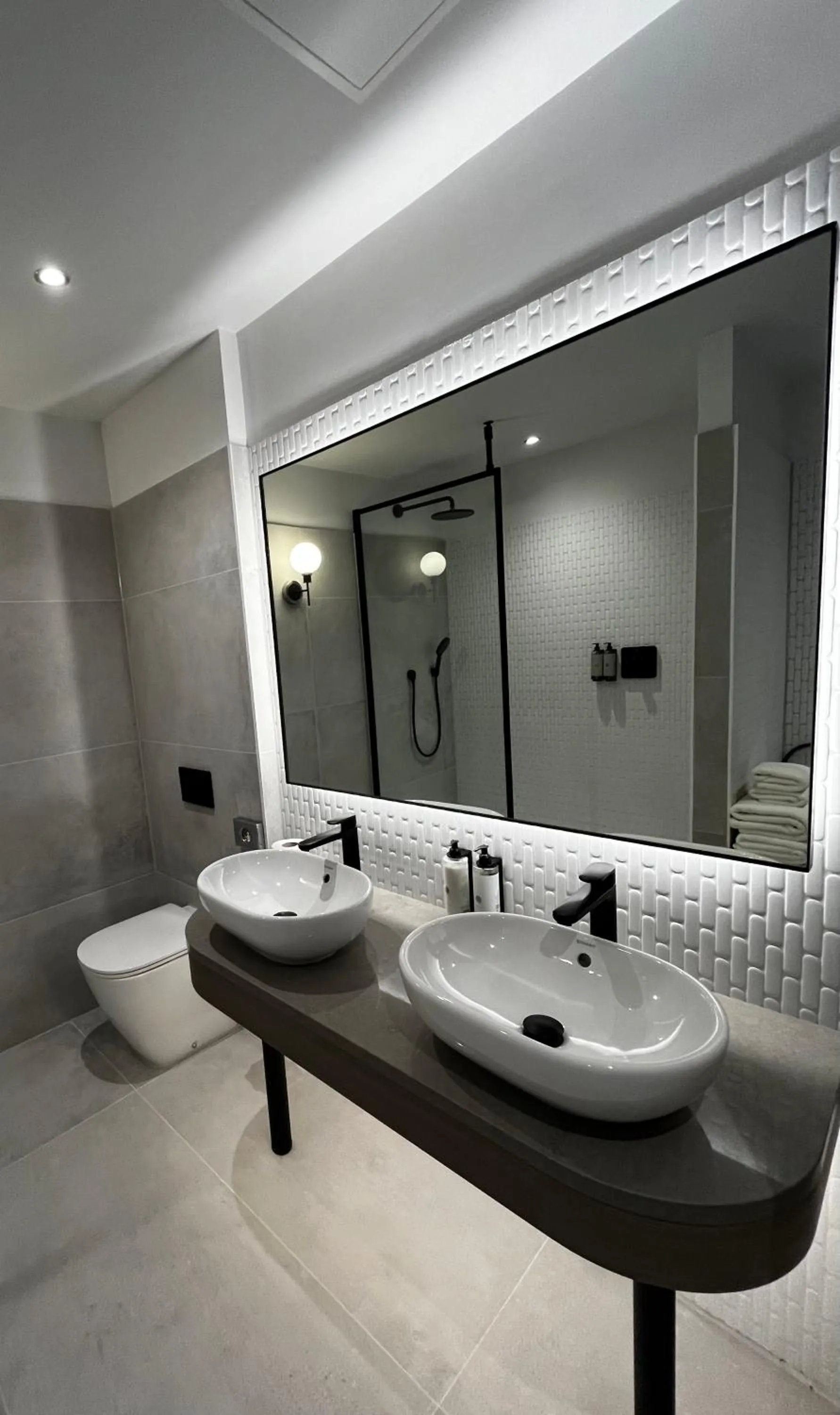 Bathroom in The Queen at Chester Hotel, BW Premier Collection