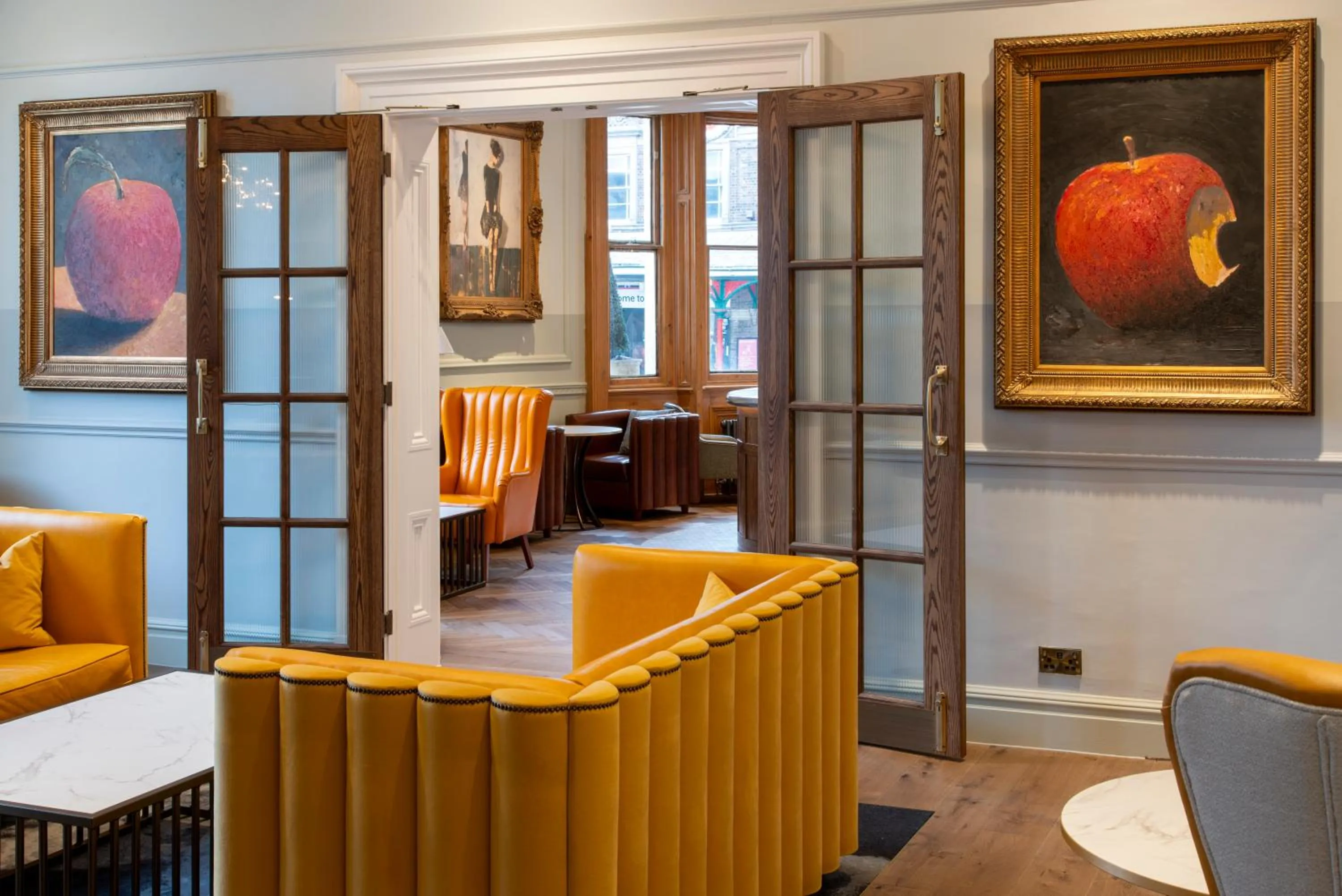 Dining area in The Queen at Chester Hotel, BW Premier Collection