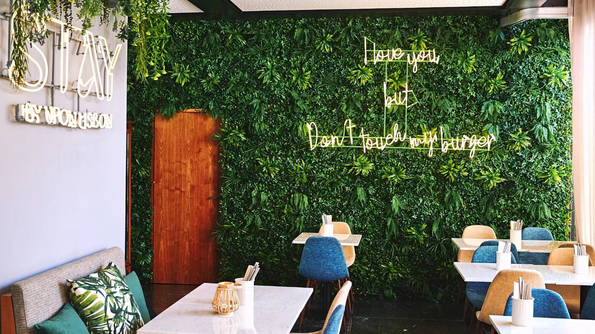 Restaurant/places to eat in Upon Lisbon Prime Residences