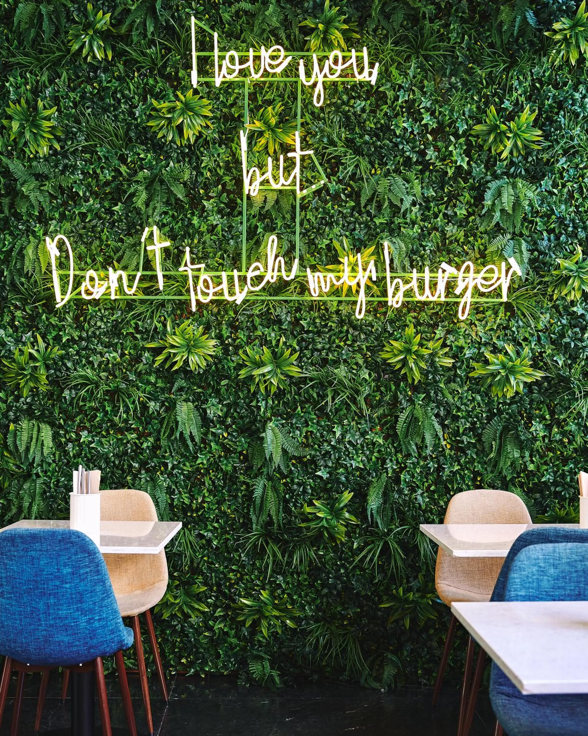 Restaurant/places to eat in Upon Lisbon Prime Residences