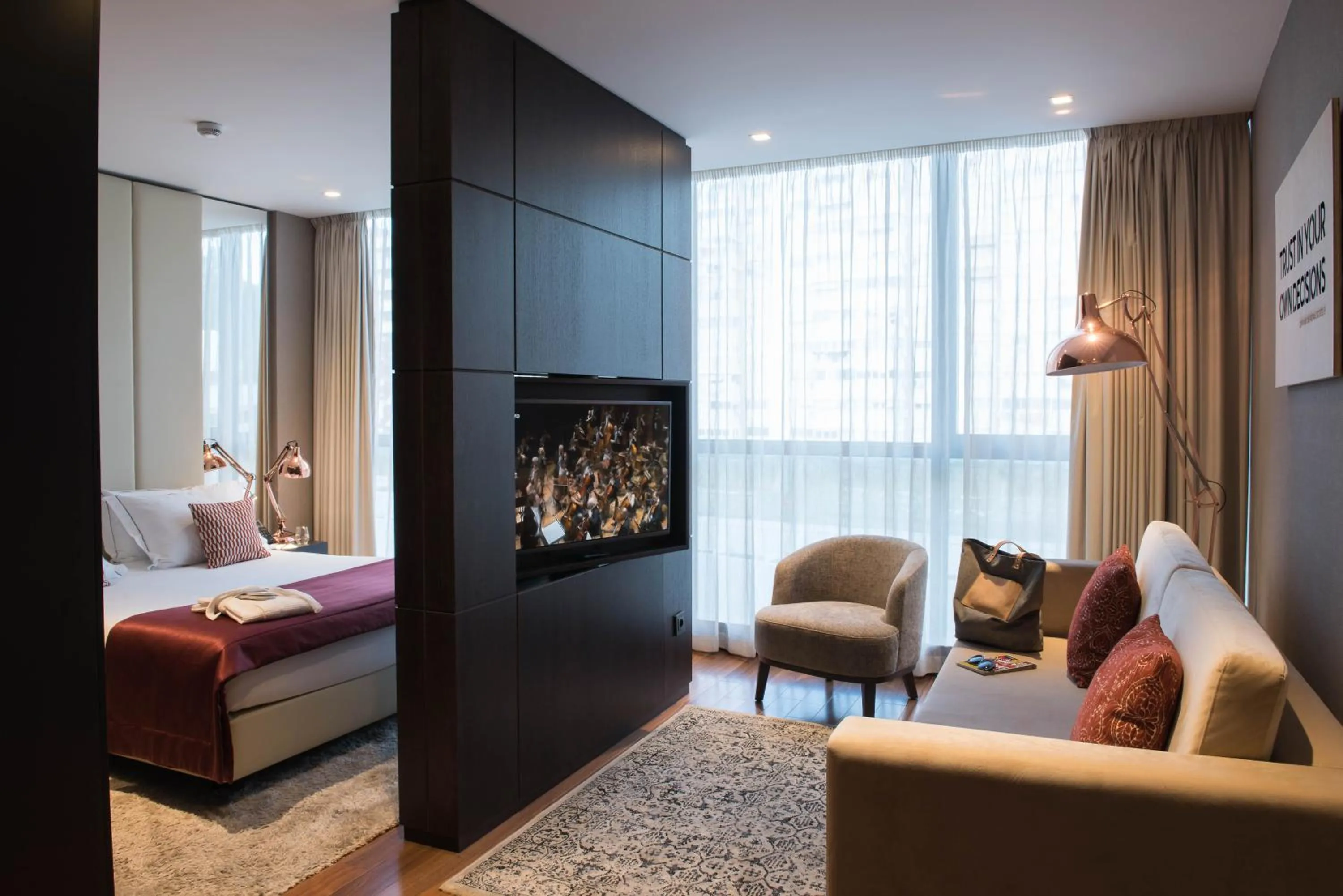 Living room, Bed in Upon Lisbon Prime Residences