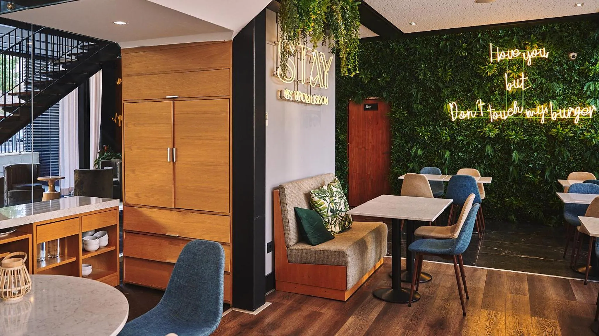 Restaurant/places to eat in Upon Lisbon Prime Residences