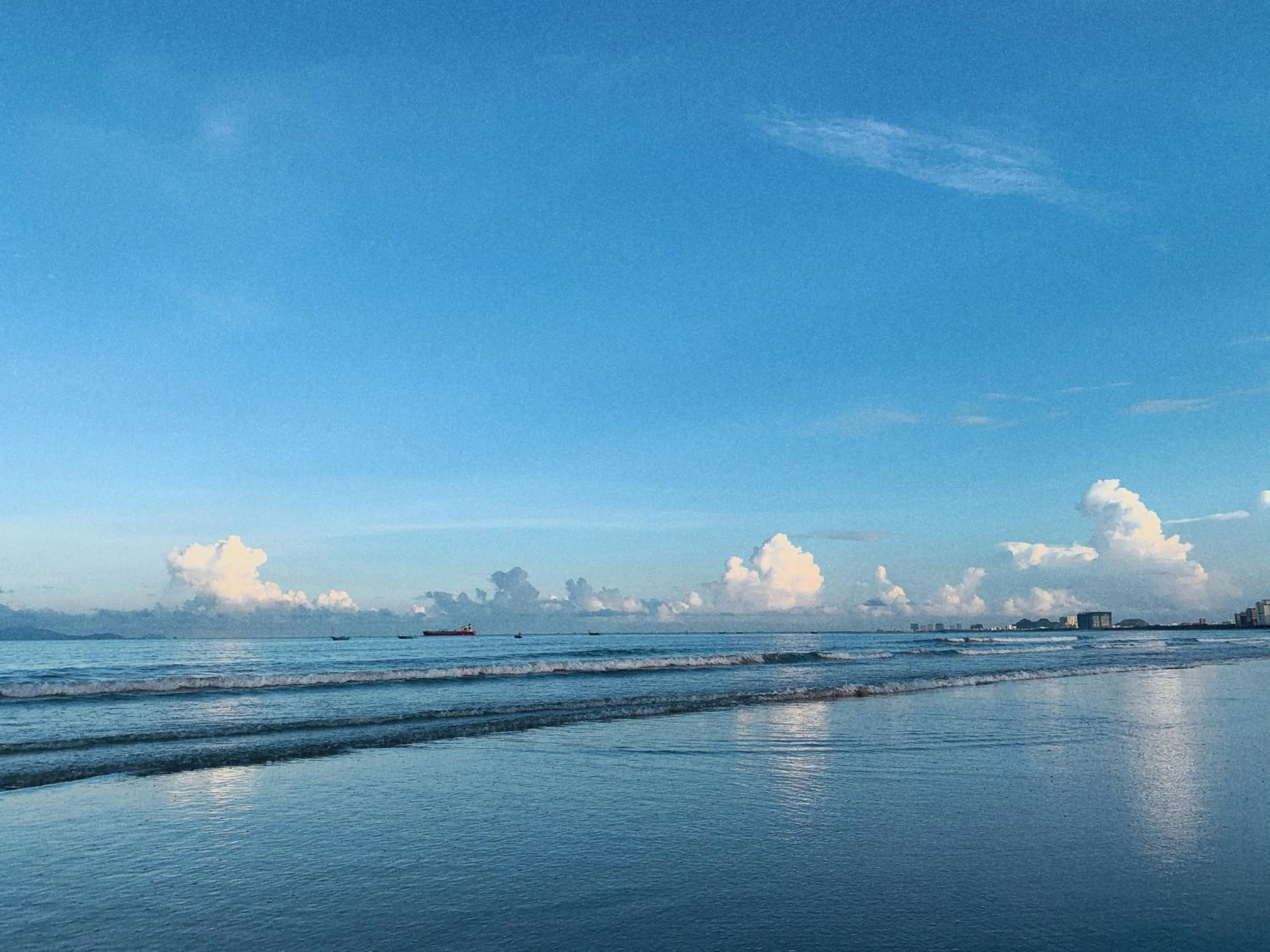 Beach in Robin Hotel Danang