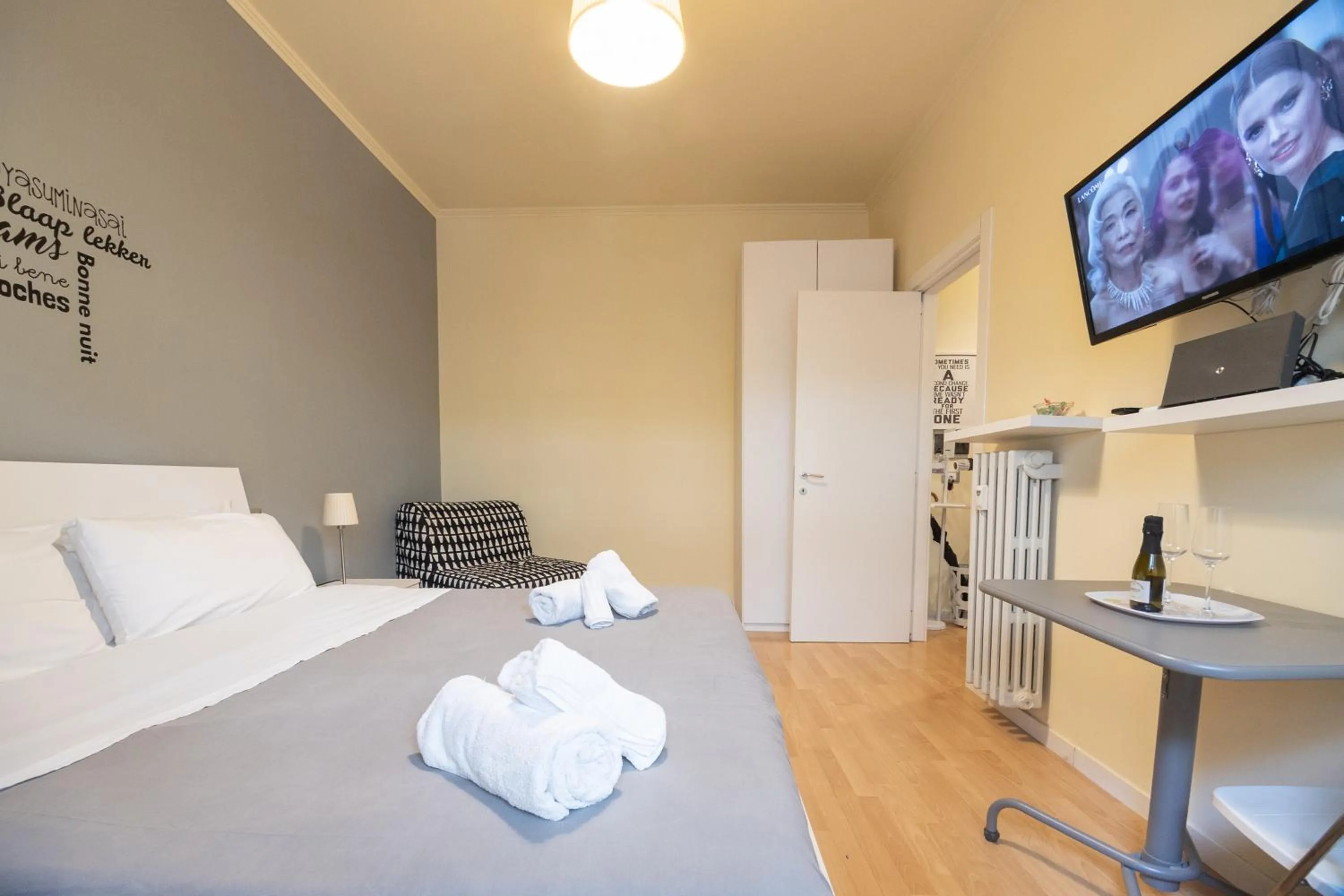 Bedroom, Bed in Le Piazze di Roma Sweet Apartment