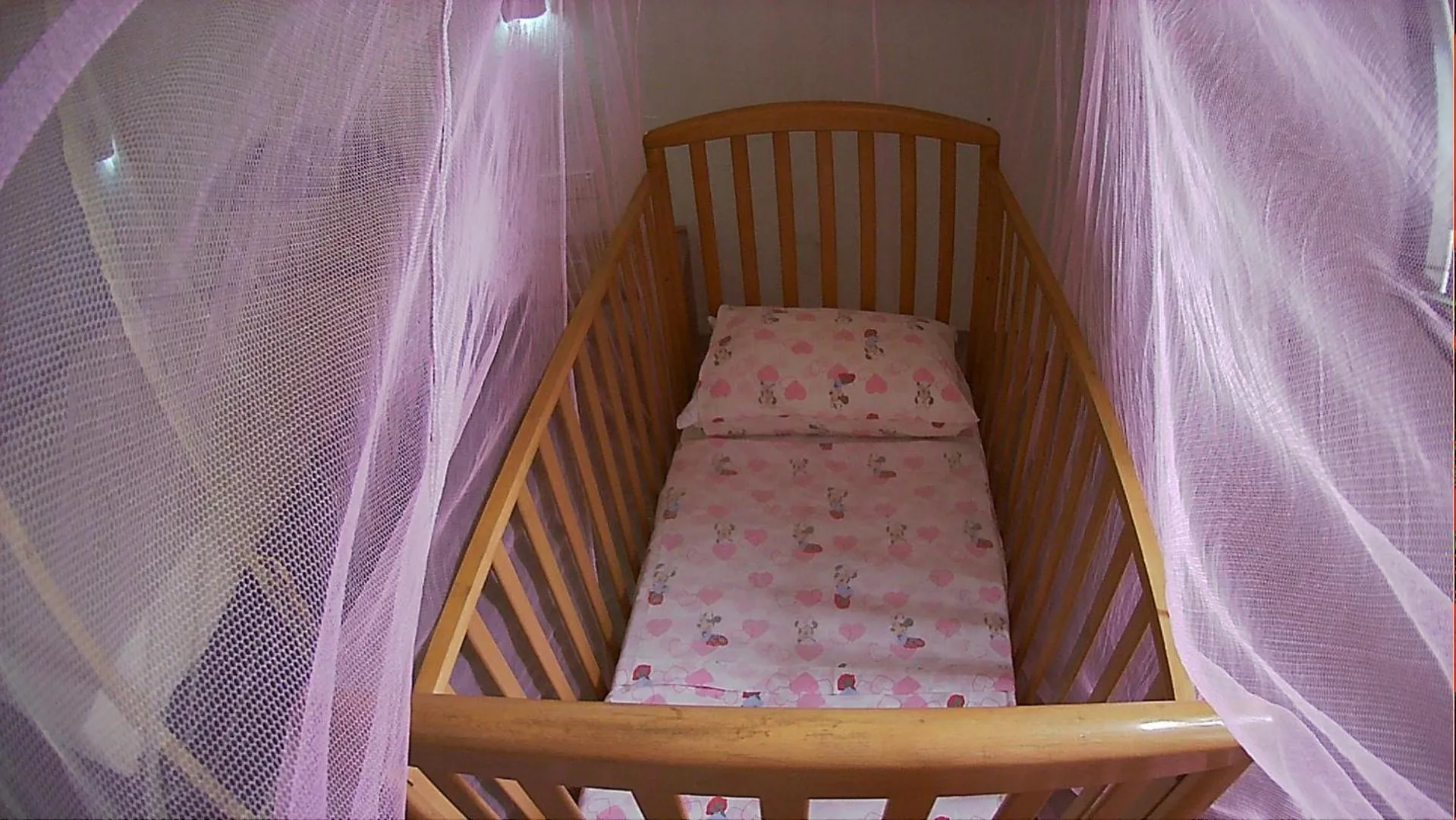 cot in Villa crocodile beach