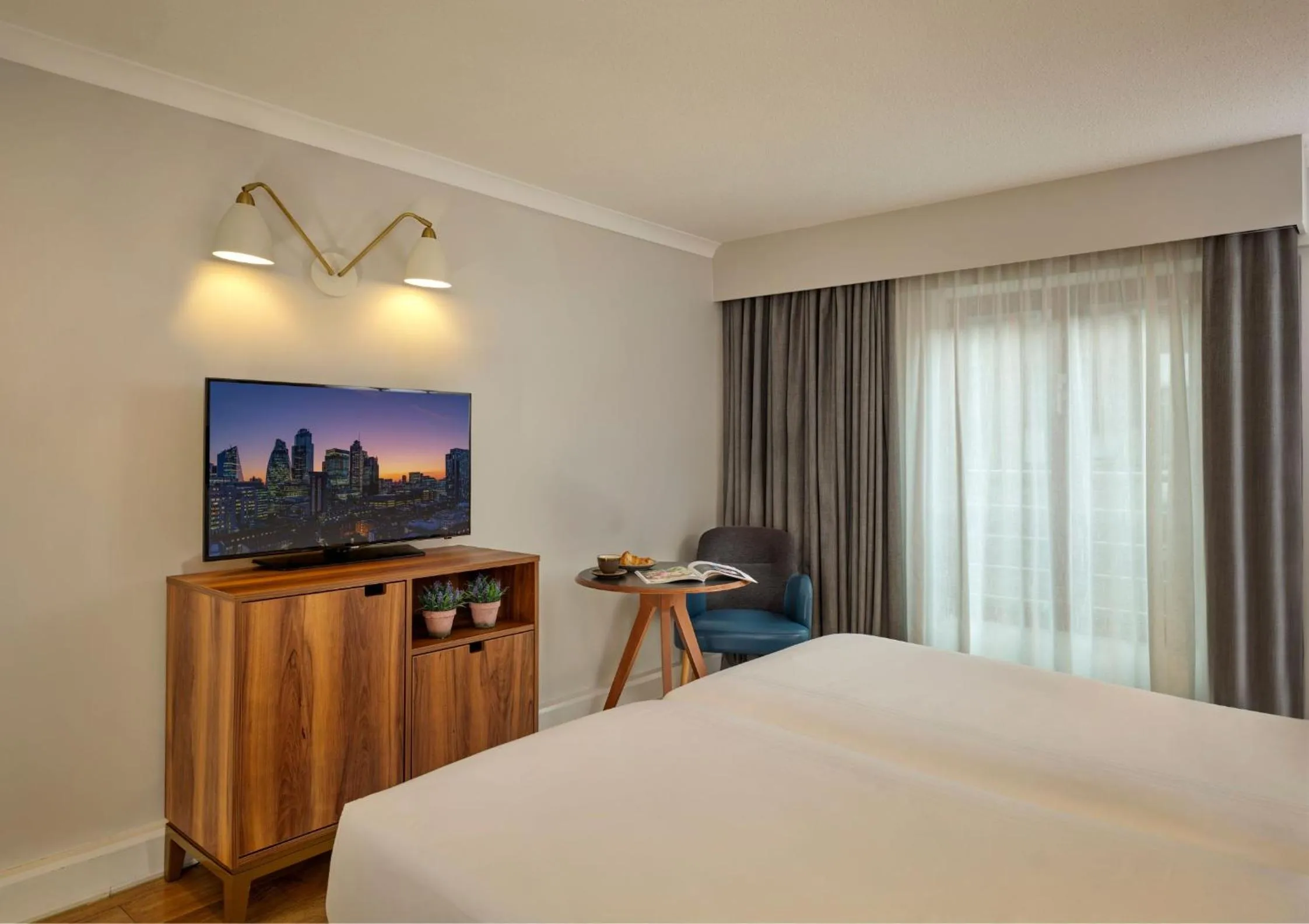 TV and multimedia, Bed in Citadines Barbican London