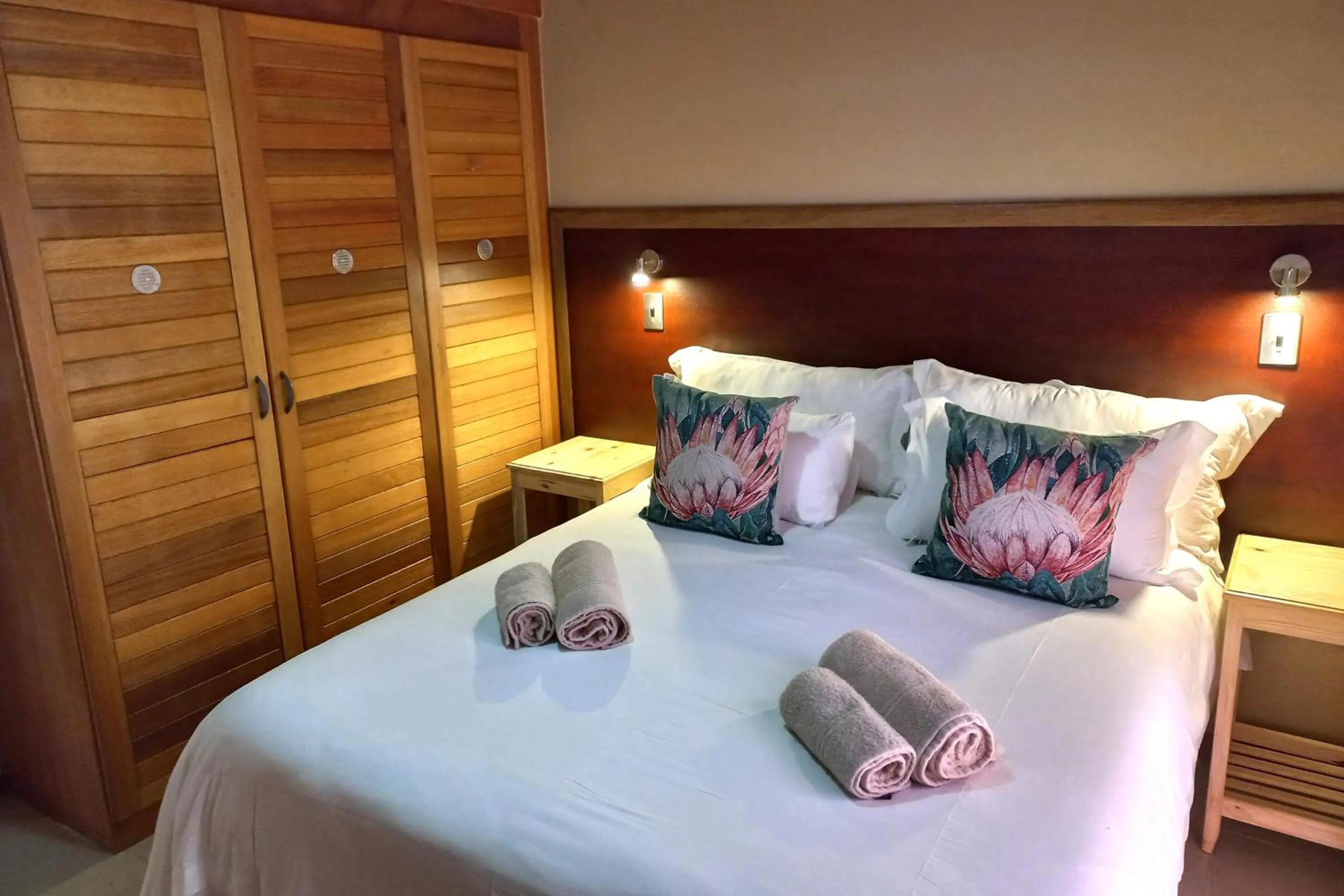 Bed in Mount Sheba Rainforest Hotel - Mountain Spring Water