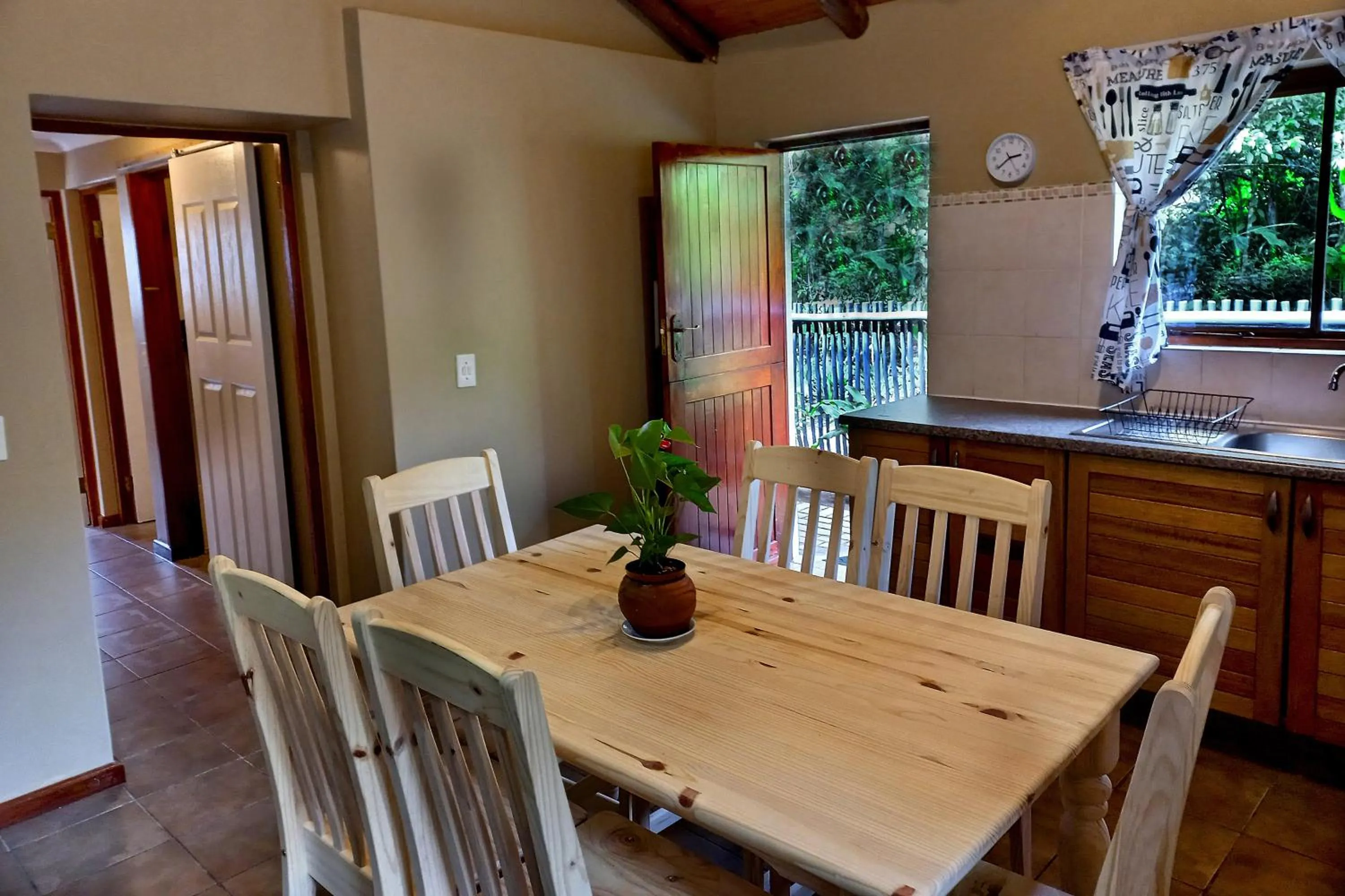 Kitchen or kitchenette in Mount Sheba Rainforest Hotel - Mountain Spring Water