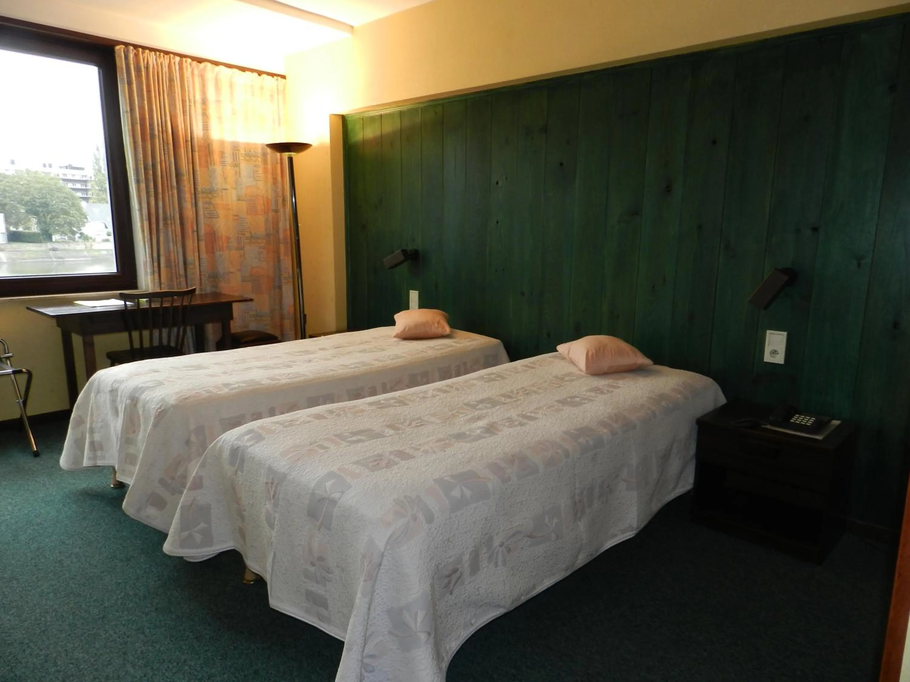 Shower in Hôtel du Fort