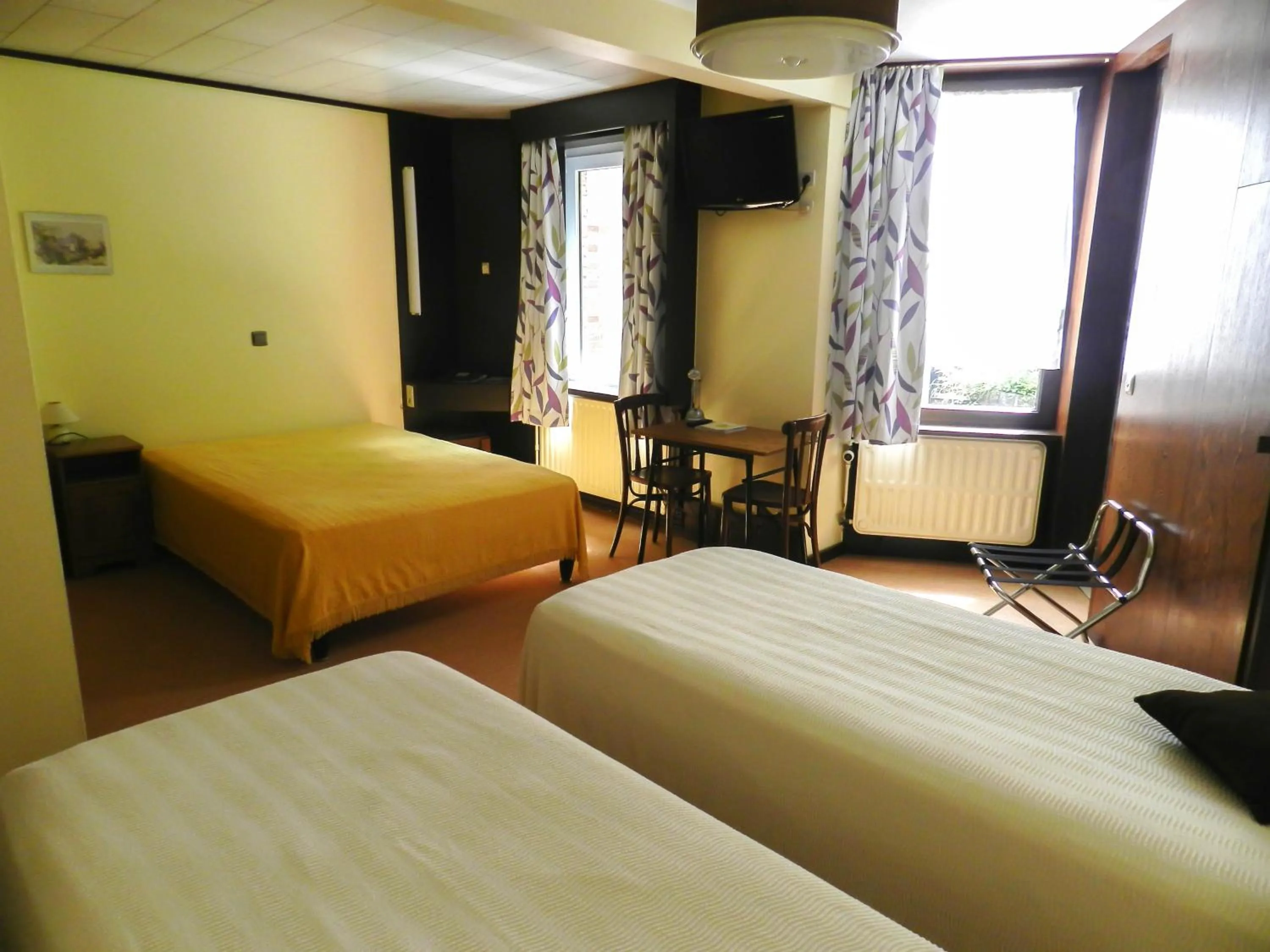 Shower in Hôtel du Fort