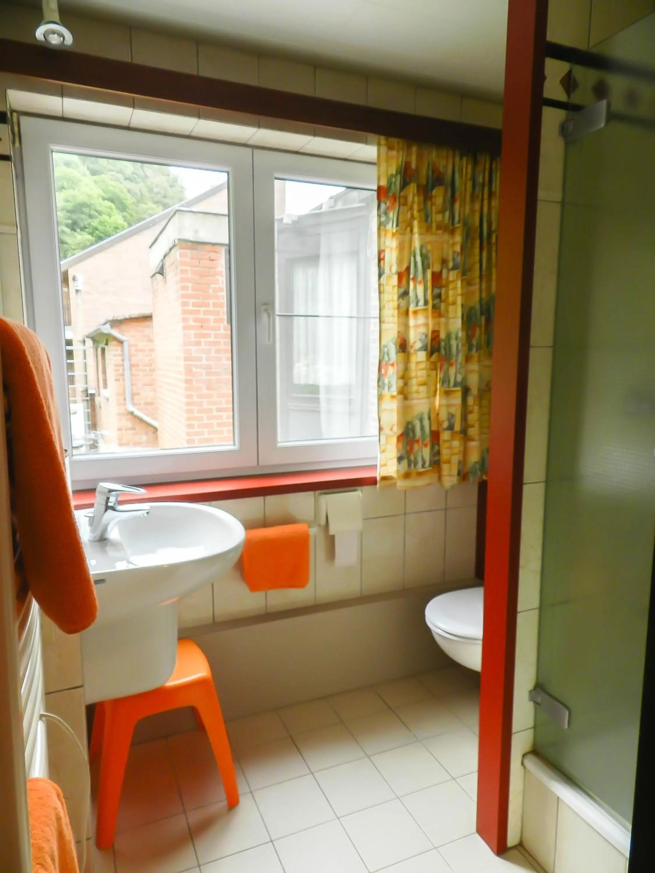 Shower in Hôtel du Fort