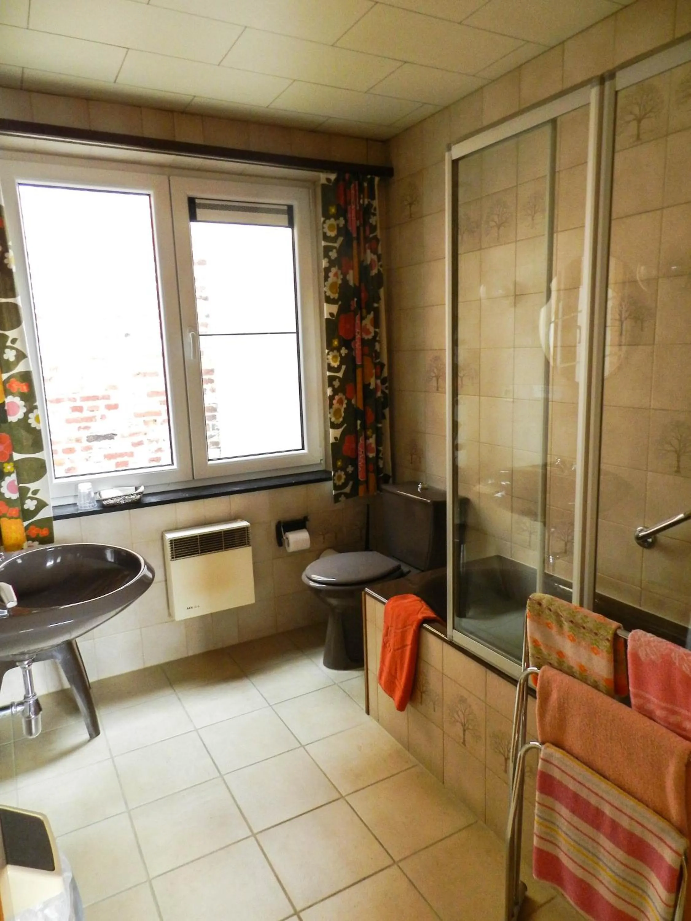 Bathroom in Hôtel du Fort