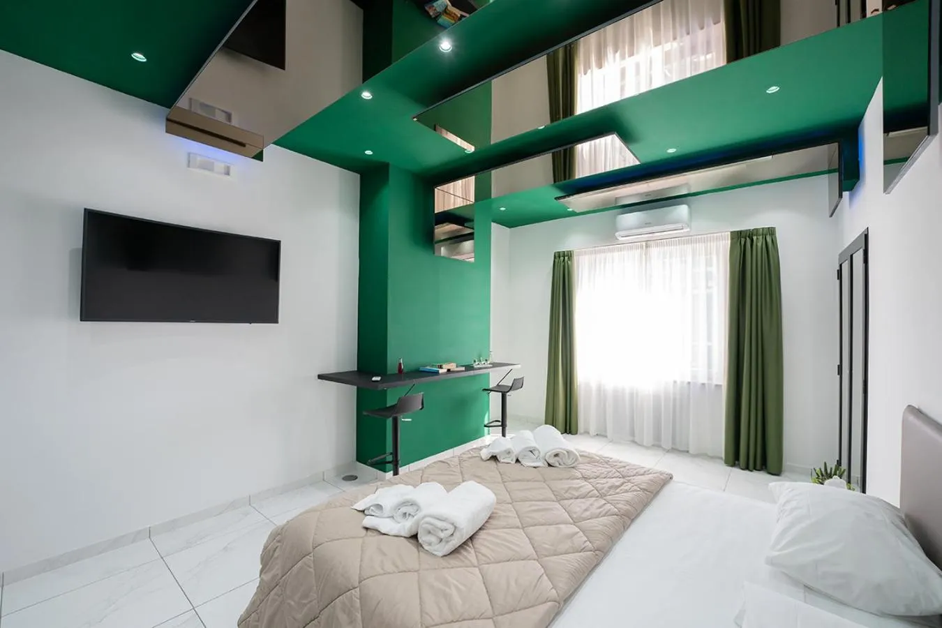 Communal lounge/ TV room, Bed in Al Campanile H Napoli Centro, by ClaPa Group Dislocated Hospitality
