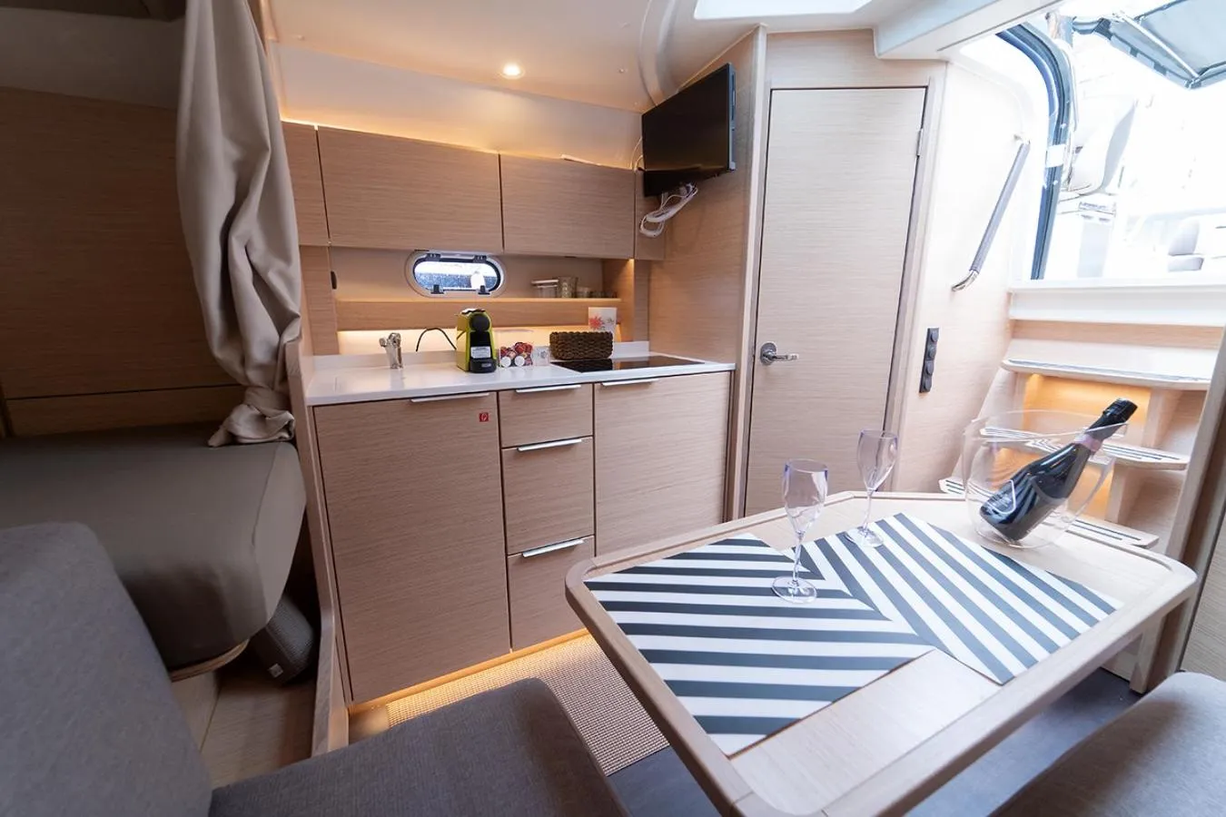 Al Campanile H Napoli Centro, by ClaPa Group Dislocated Hospitality