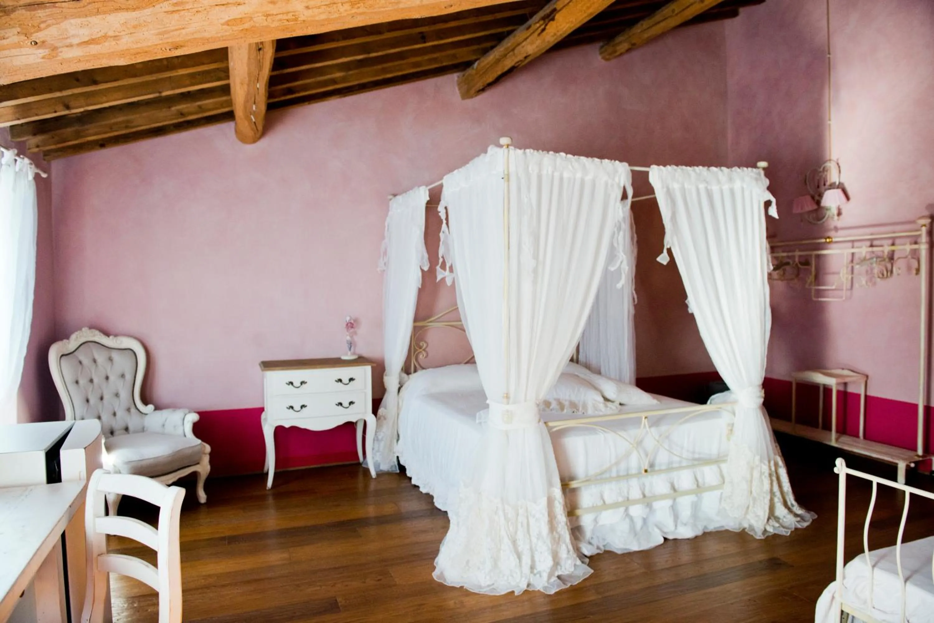 View (from property/room), Bed in Tenuta Le Tre Virtù