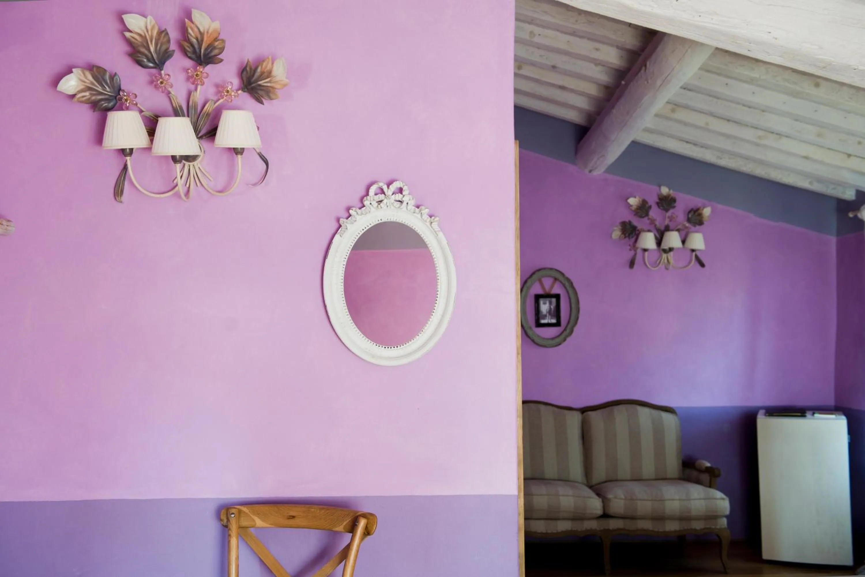 Decorative detail in Tenuta Le Tre Virtù