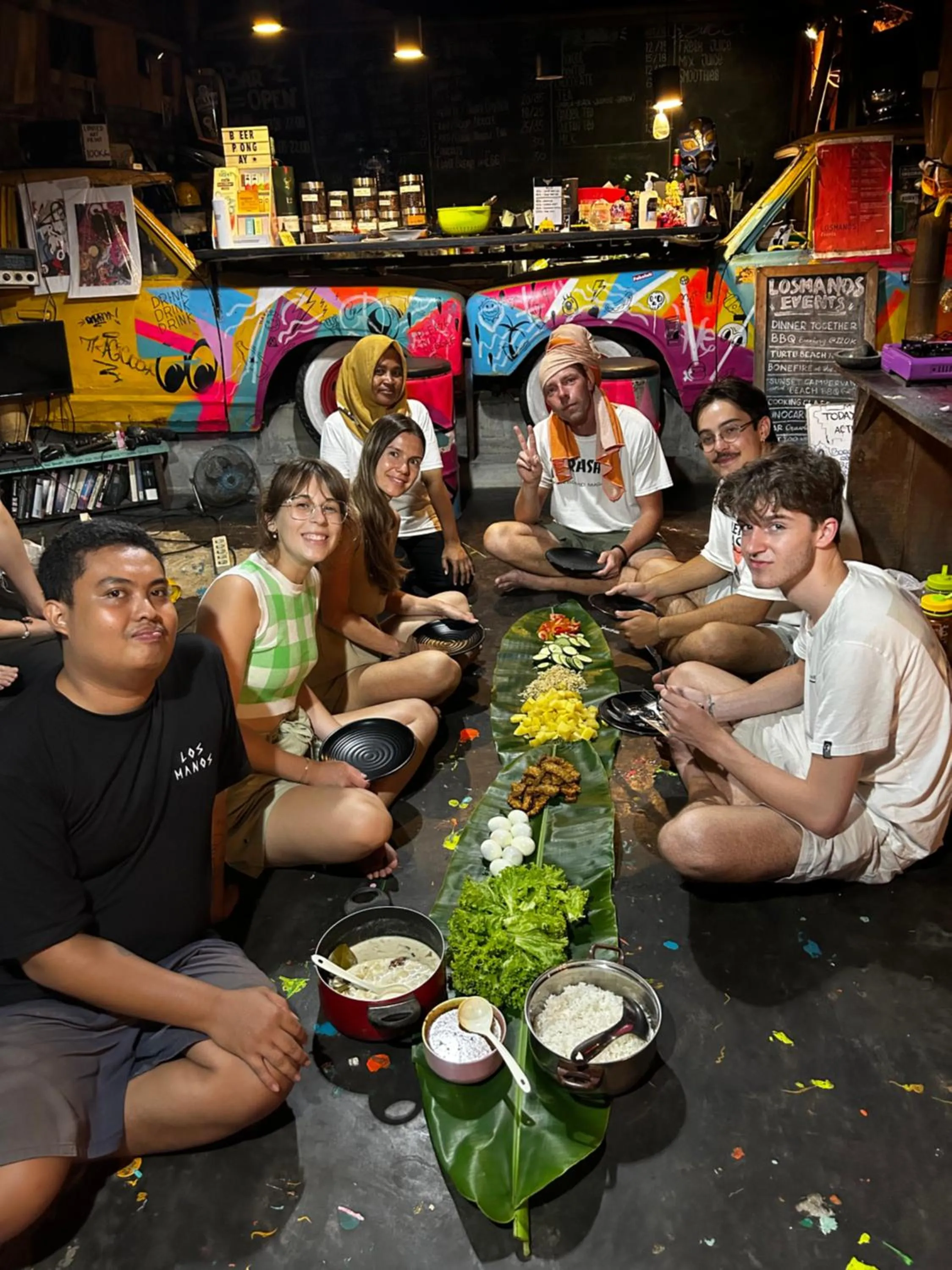 Communal lounge/ TV room in Losmanos Hostel
