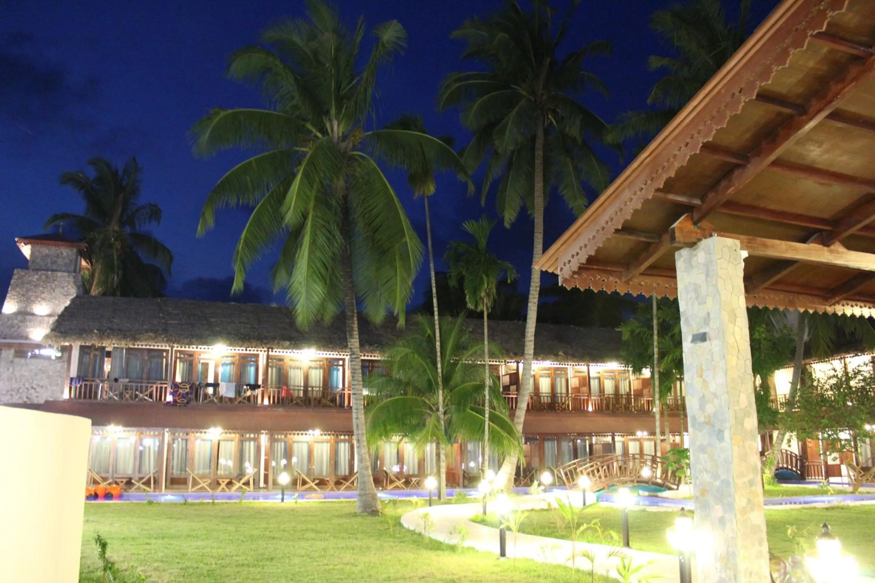 Garden in Symphony Summer Sands Beach Resort And Spa
