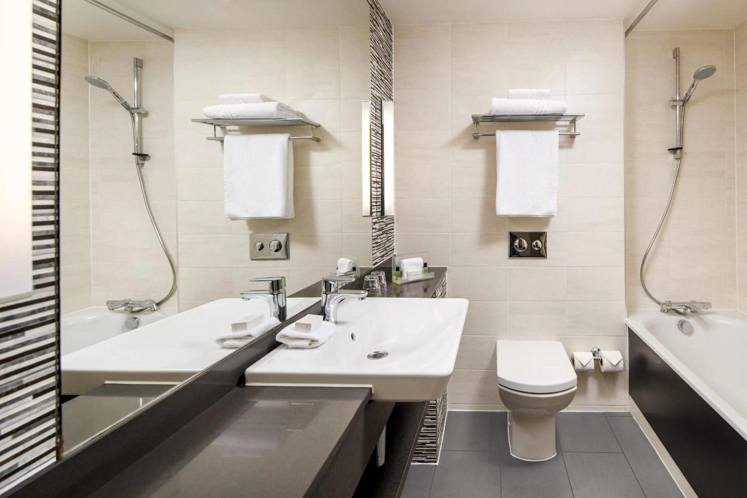 Bathroom in Holiday Inn Darlington - NORTH A1M, JCT.59 by IHG