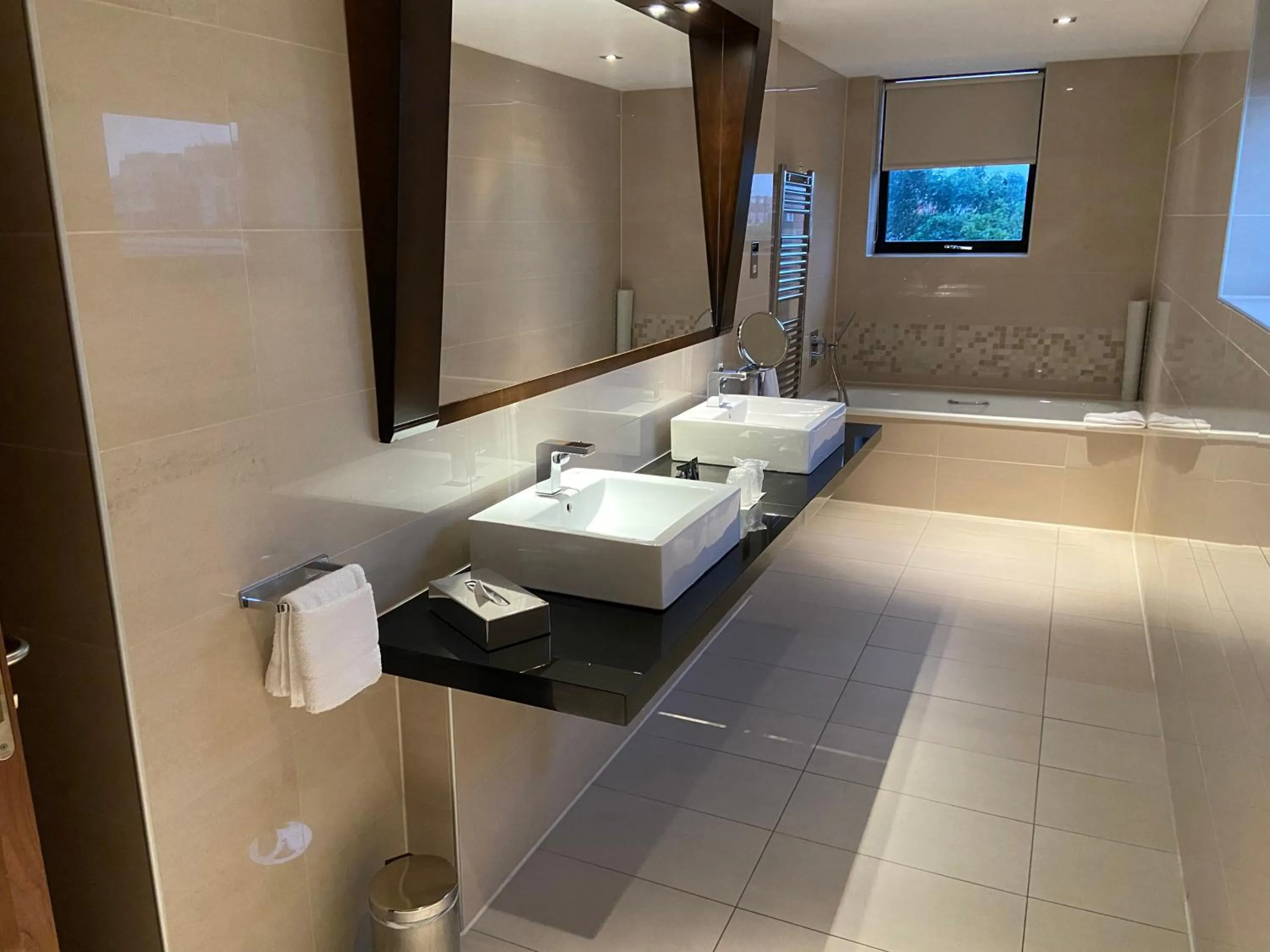 Bathroom in Ashling Hotel Dublin