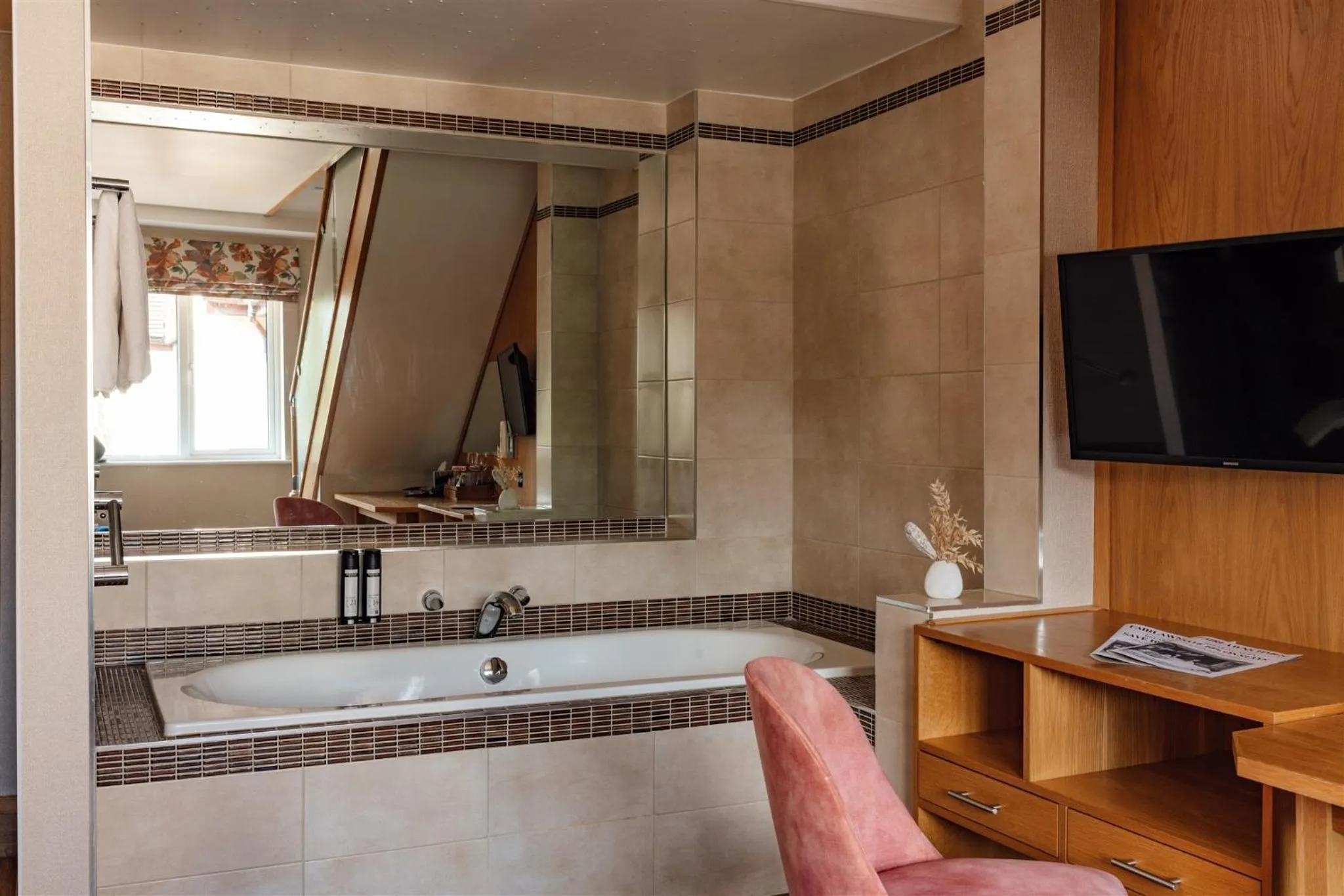 Bedroom in Fairlawns, Hotel And Spa